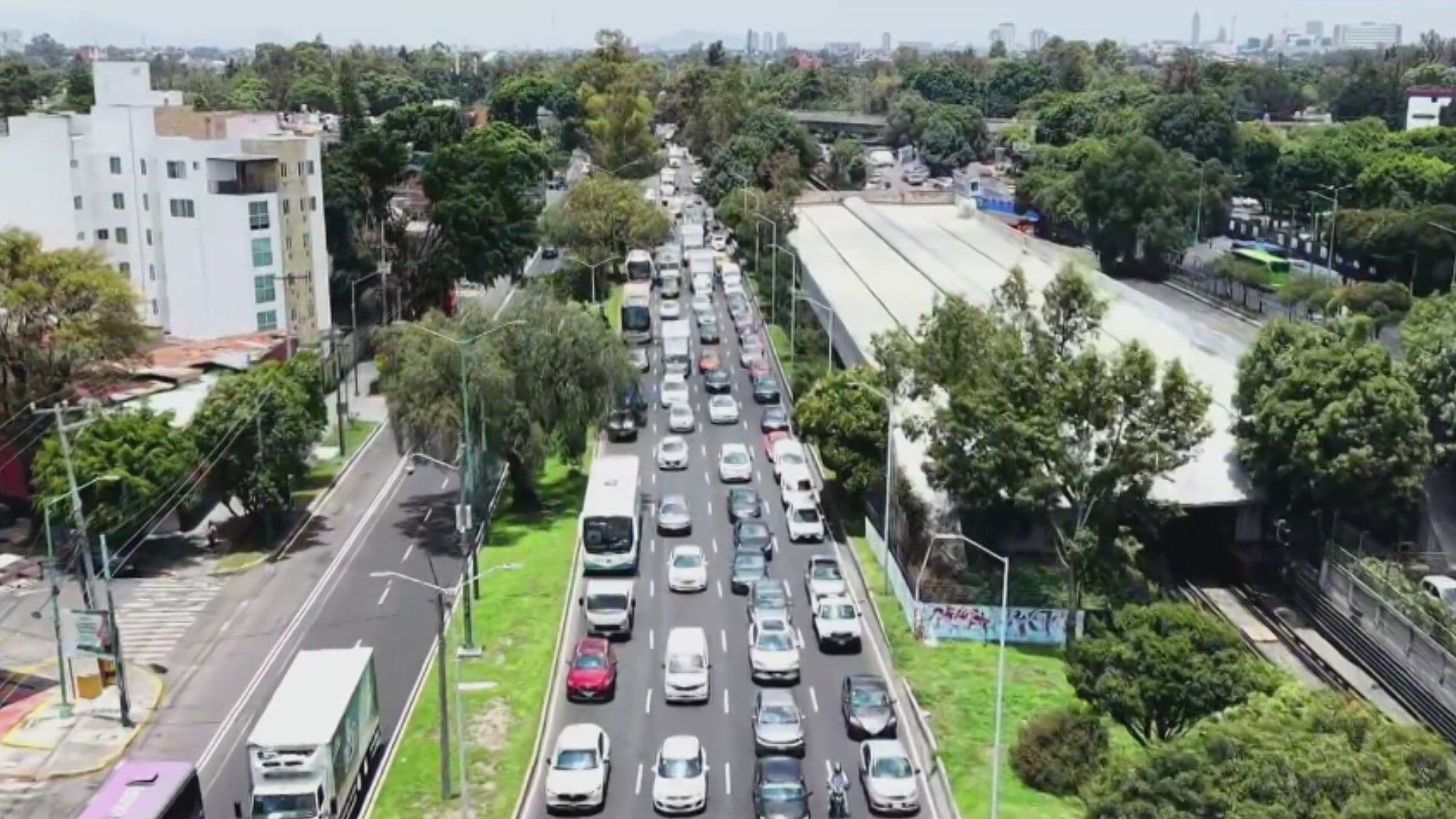Caos Vial en Eje Central; Así se Ve Desde el Aire el Tráfico Vehicular por Accidente