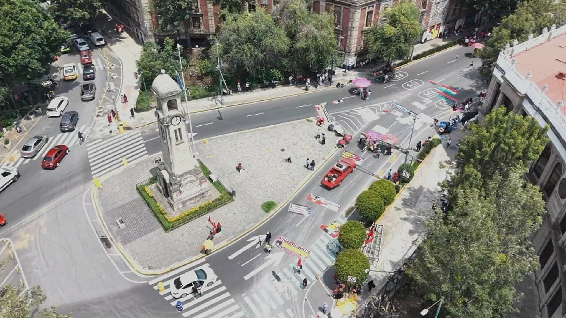 Colectivos y Agrupaciones Realizan Manifestación Frente a Segob