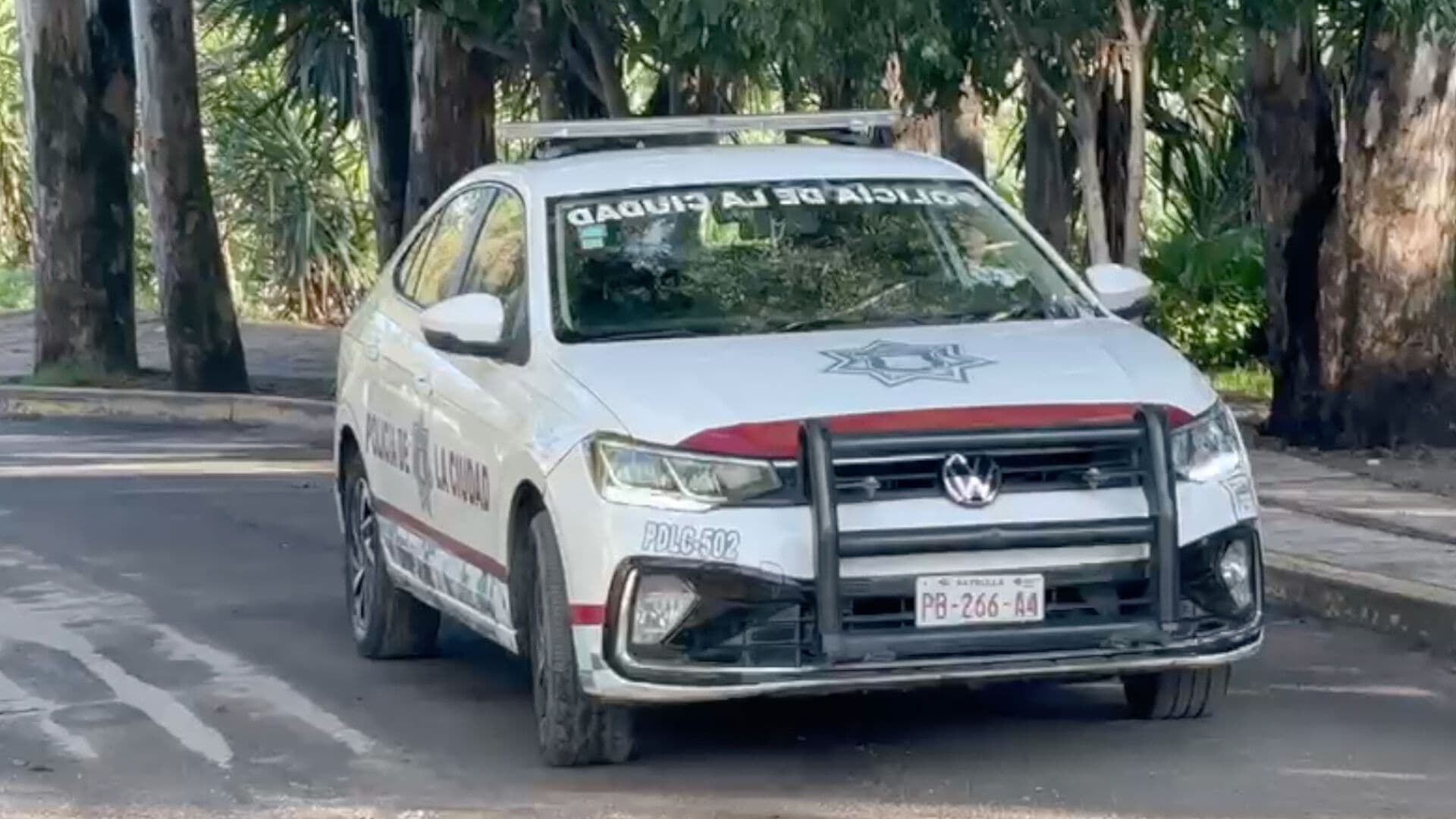 Hombre Indigente Envuelto Cobija Barranca Colonia Historiadores Puebla