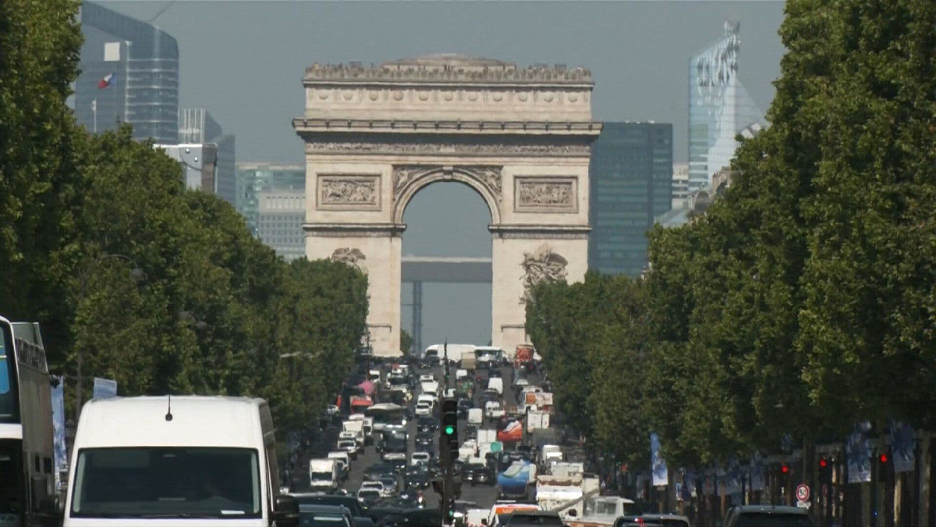Francia Activa Alerta Roja por Calor de 44 Grados; Suman 40 Muertos por Ahogamiento