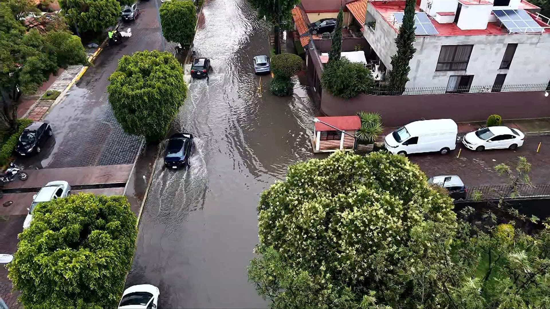Desde el Aire CDMX: Encharcamiento en Colonia Parques del Pedregal, Tlalpan