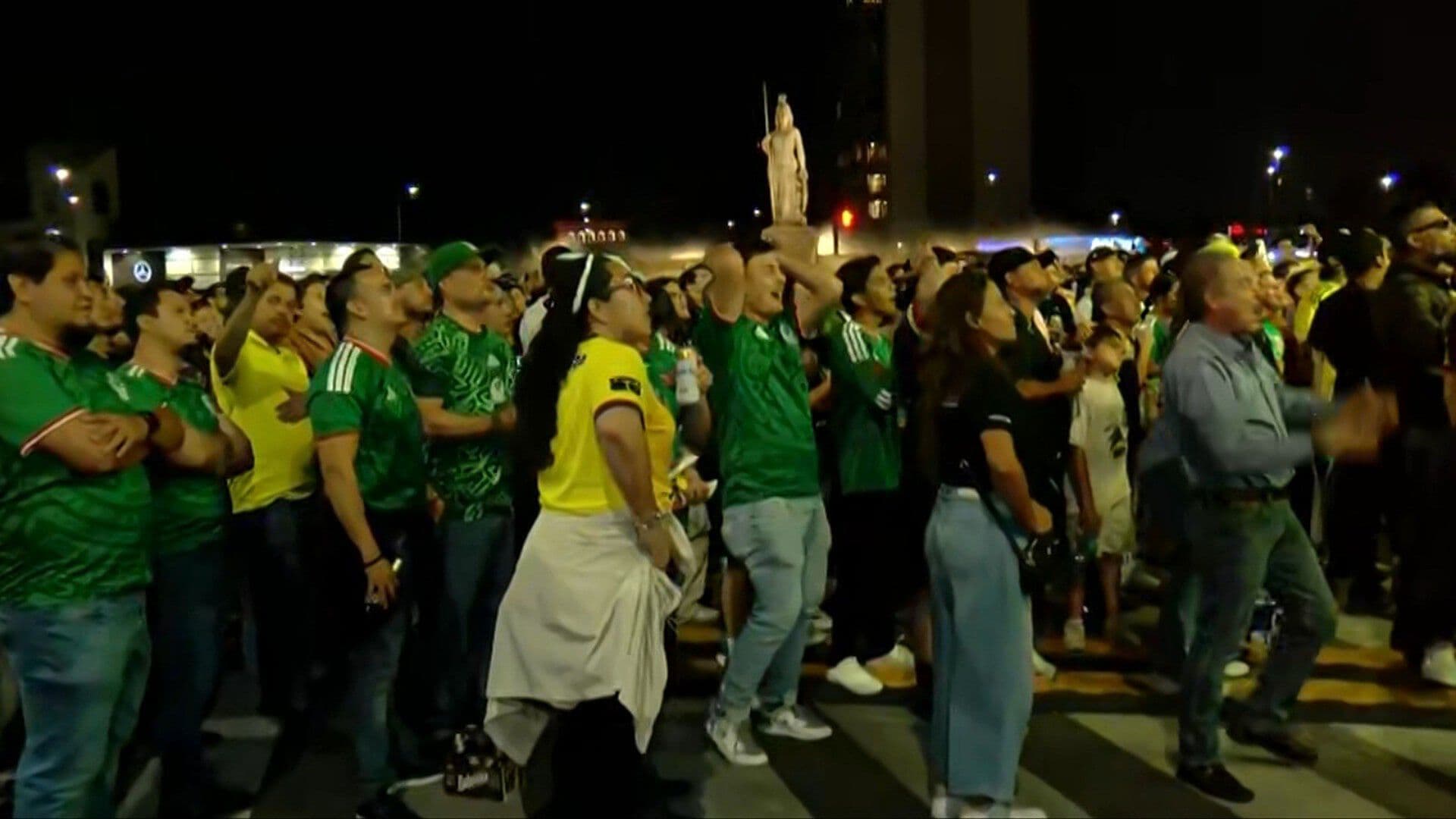Colombianos se Concentran en La Minerva para Ver Partido contra República del Congo