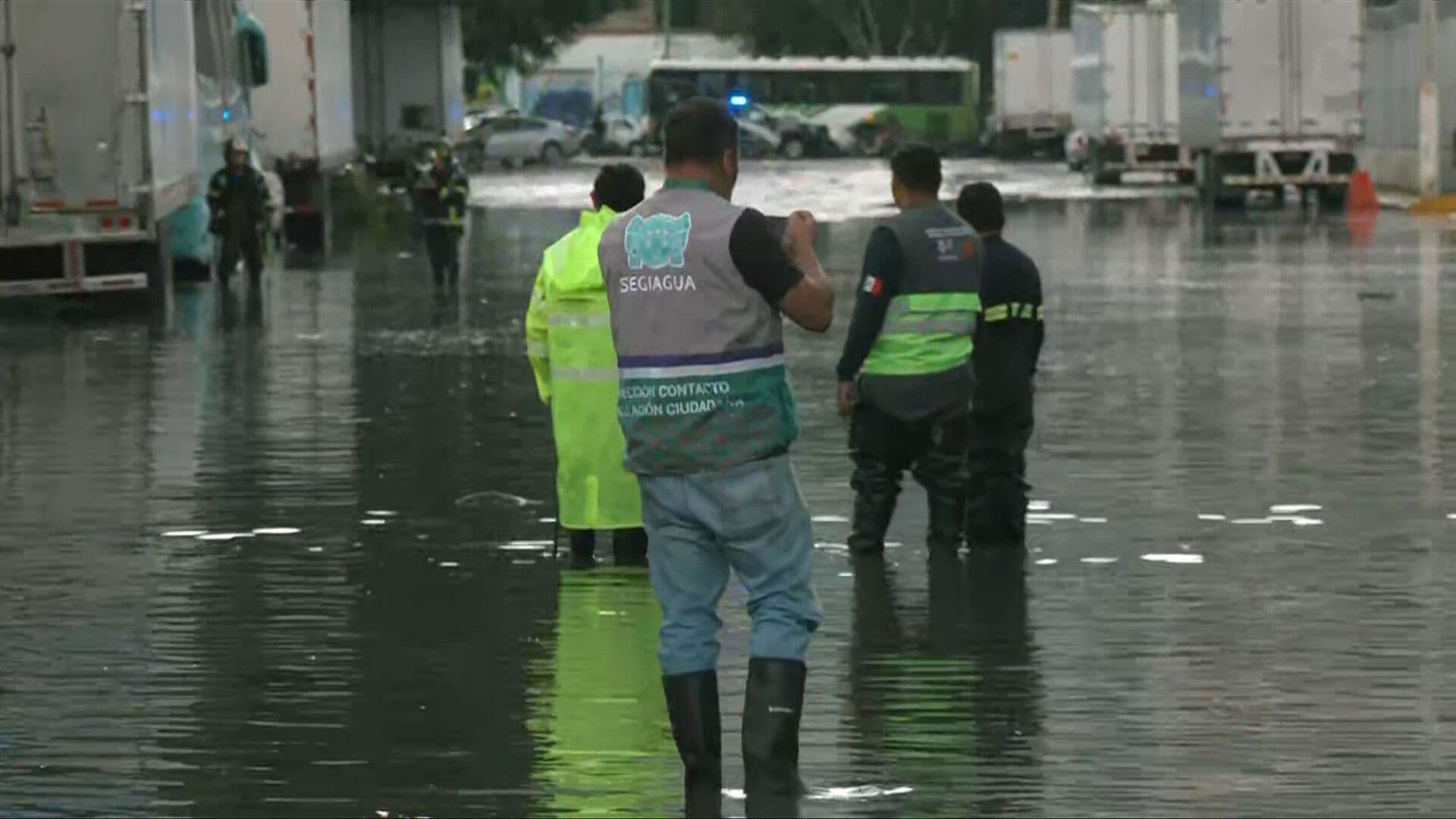 Lluvias Provocan Inundaciones en el Valle de México y Onda de Calor Azota a Estados del Norte