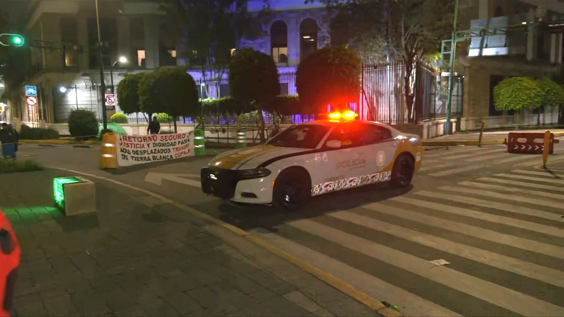 Instalan Plantón en Avenida Bucareli; Comunidades Indígenas Bloquean la Segob