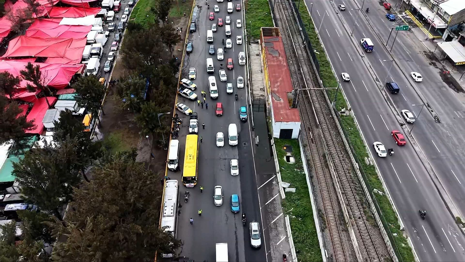 Transportistas Comienzan a Llegar a Calzada Zaragoza, CDMX