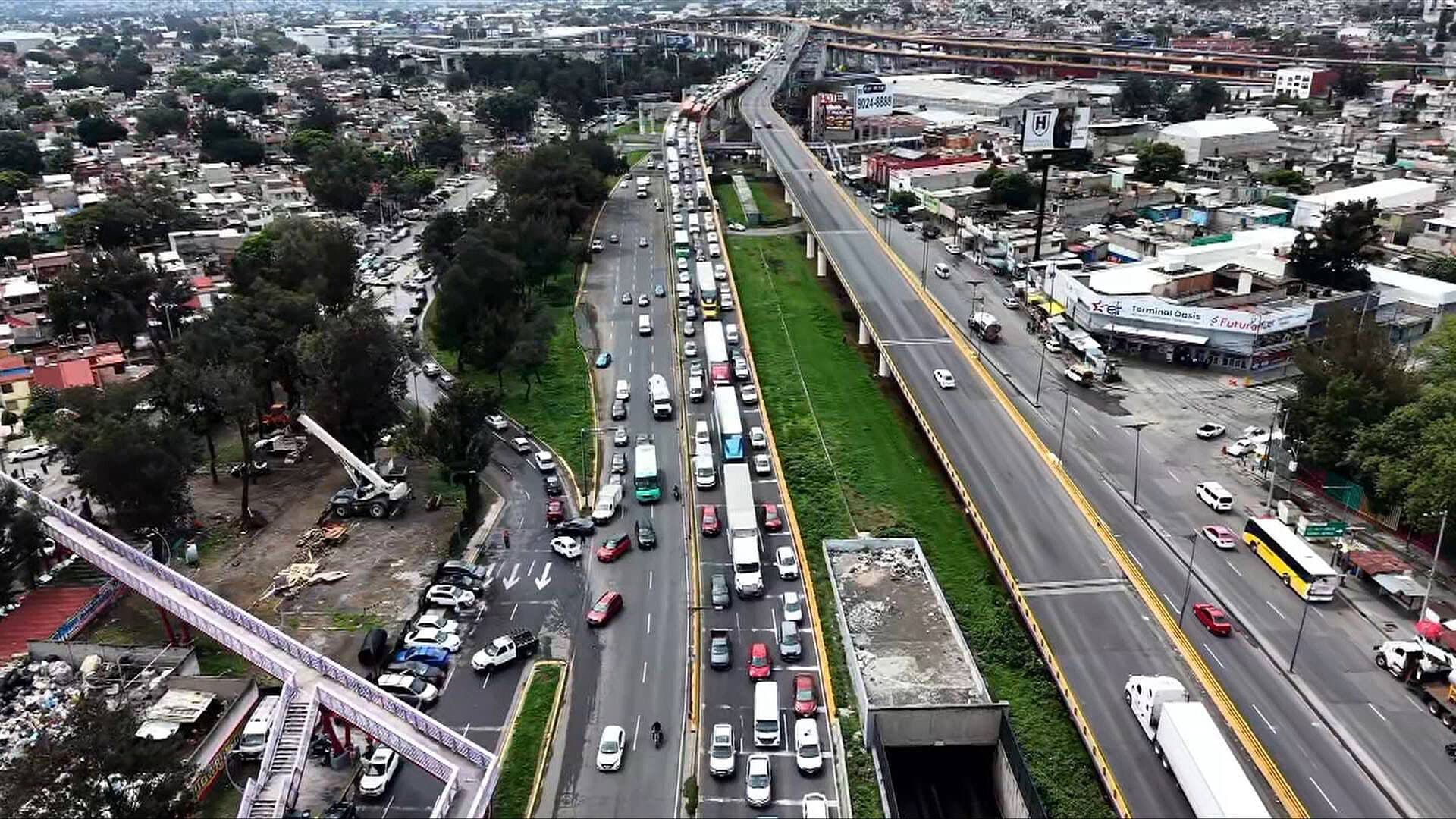 Desde el Aire: Así se Ve el Caos Vial en la Calzada Zaragoza por Bloqueo de Transportistas