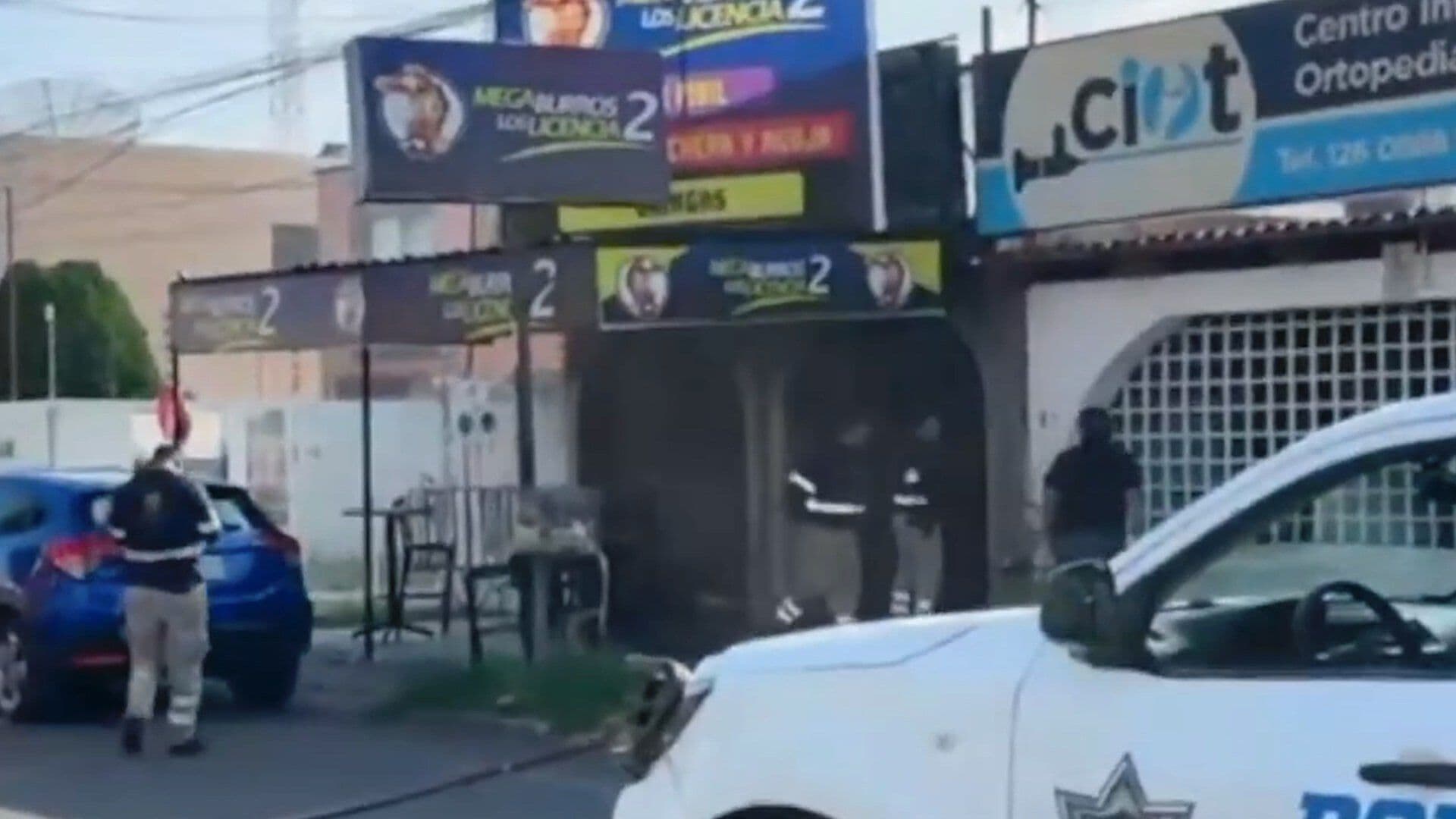 Hombres Armados Atacan Negocio de Comida y se Llevan a un Hombre en Salamanca Guanajuato