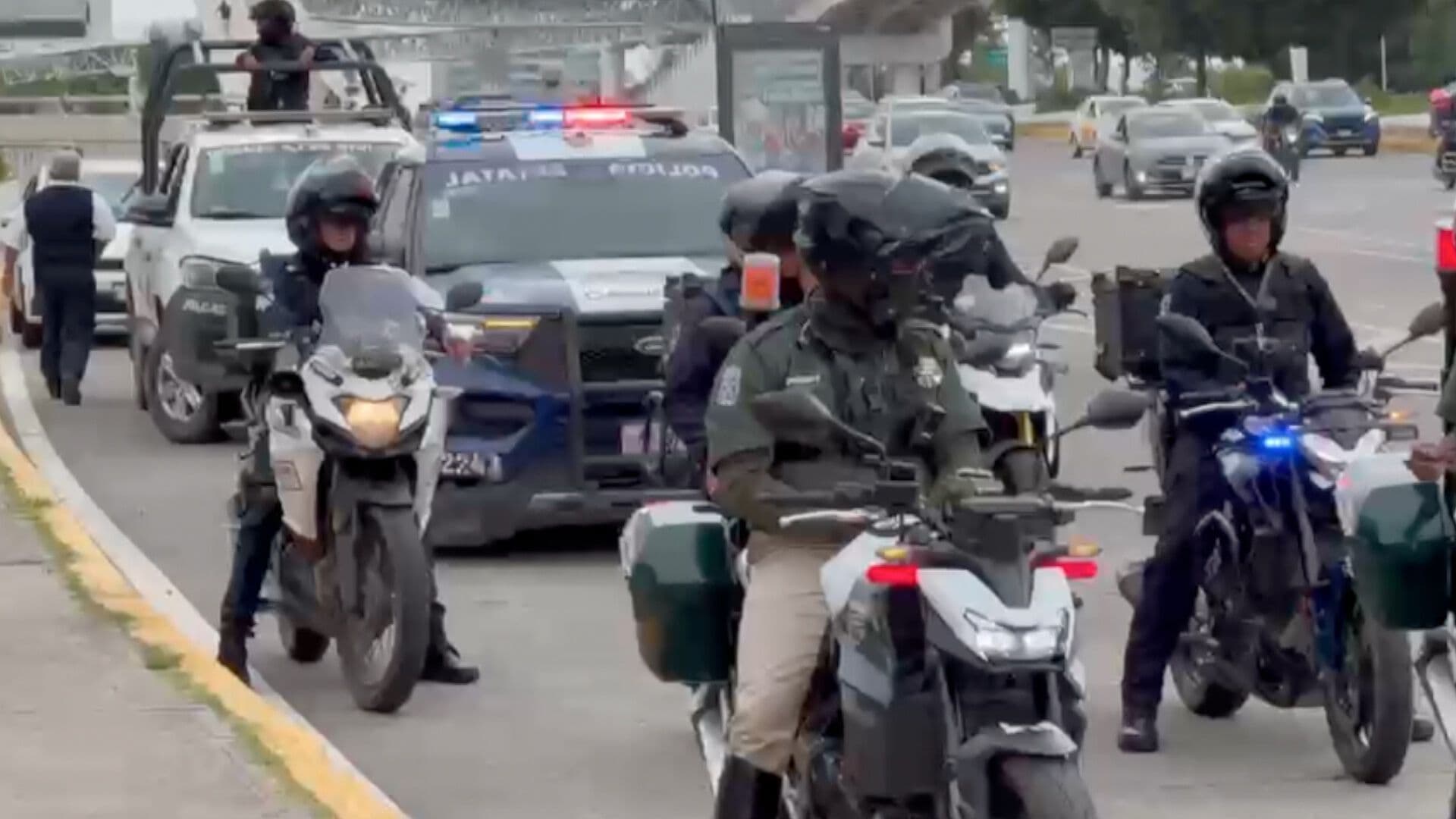 Francotirador Tirador Vía Atlixcáyotl Puebla Seguridad 70 Policías y Torre de Vigilancia