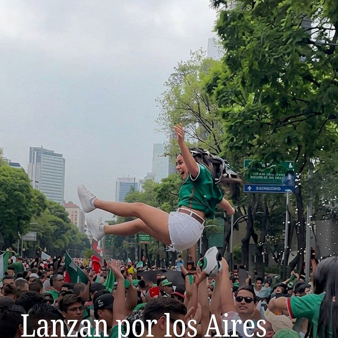 Lanzan por los Aires a Aficionadas en el Ángel