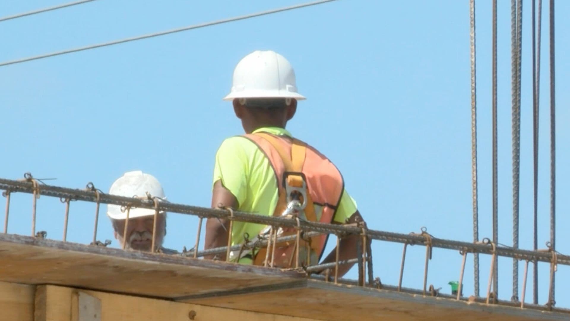 Trabajadores de Construcción Modifican Horarios por Intenso Calor en Coahuila