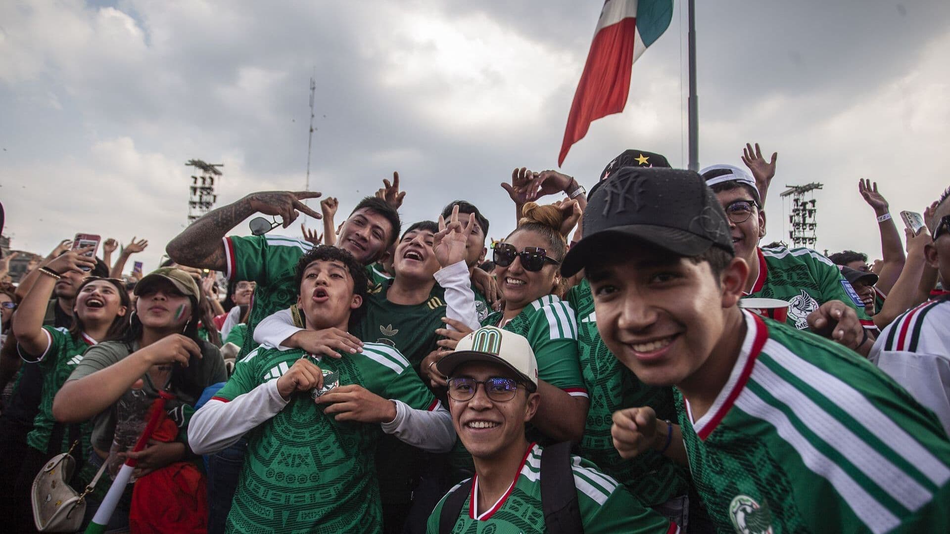 El Zócalo Capitalino Reporta Lleno Total por el Partido de la Selección Mexicana