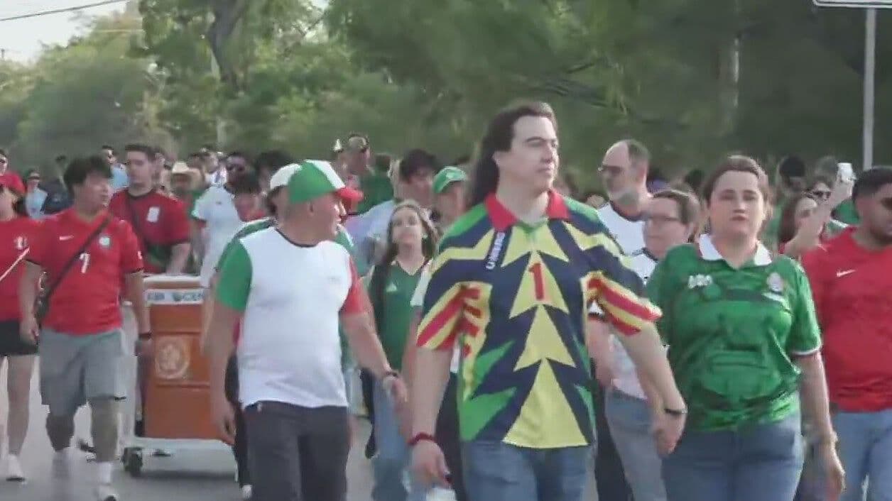 Llegan Aficionados a Estadio Sede Monterrey para Disfrutar Partido Corea vs Sudáfrica