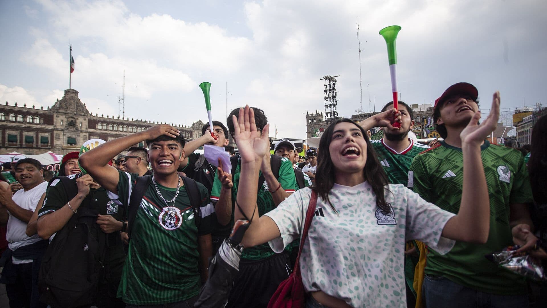 México vs Chequia:Así se Ven Mas de 55 Mil Personas en Zócalo CDMX