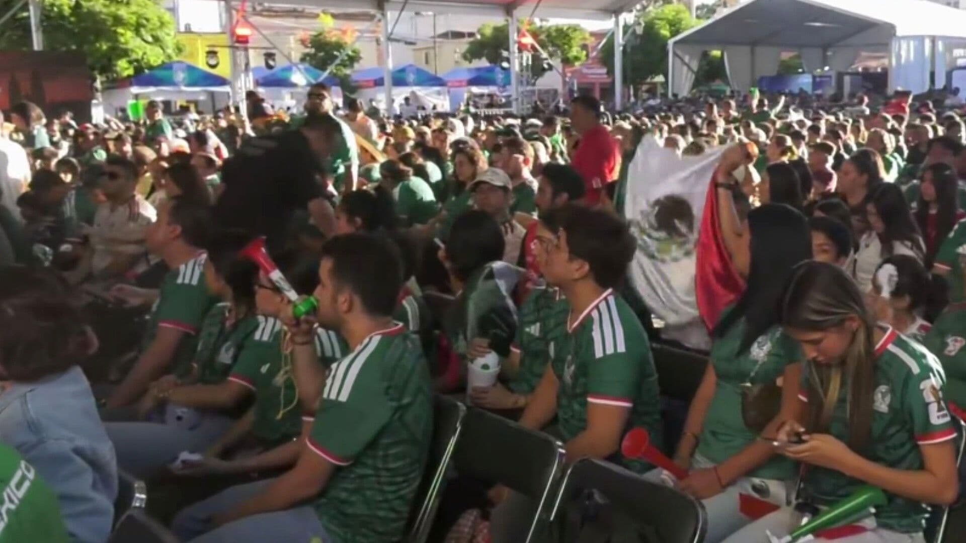 Afición de la Selección Mexicana Apoya con Alegría en León, Guanajuato