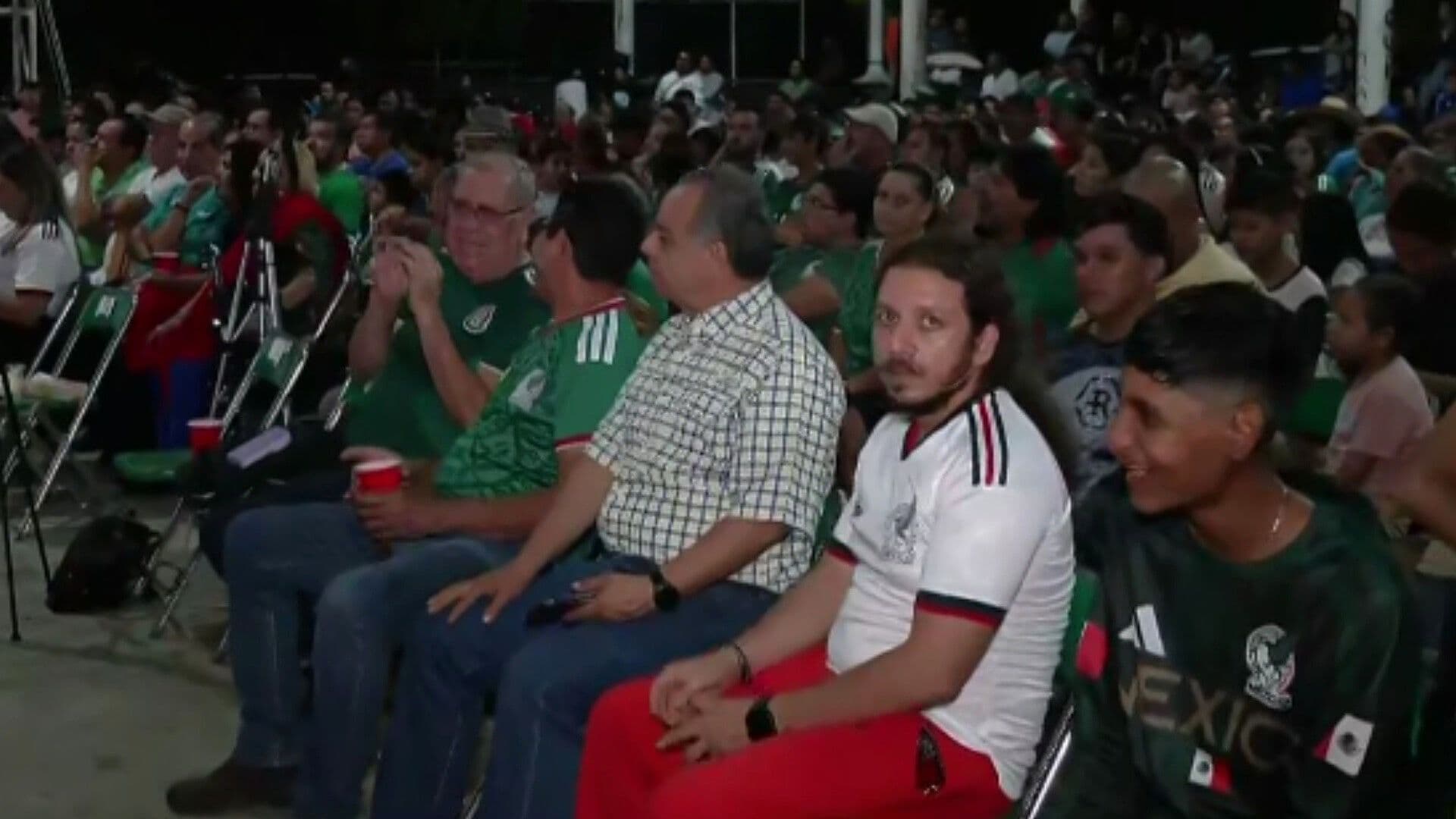 Más de 20 Mil Personas en Colima Desafían la Lluvia por la Selección Mexicana