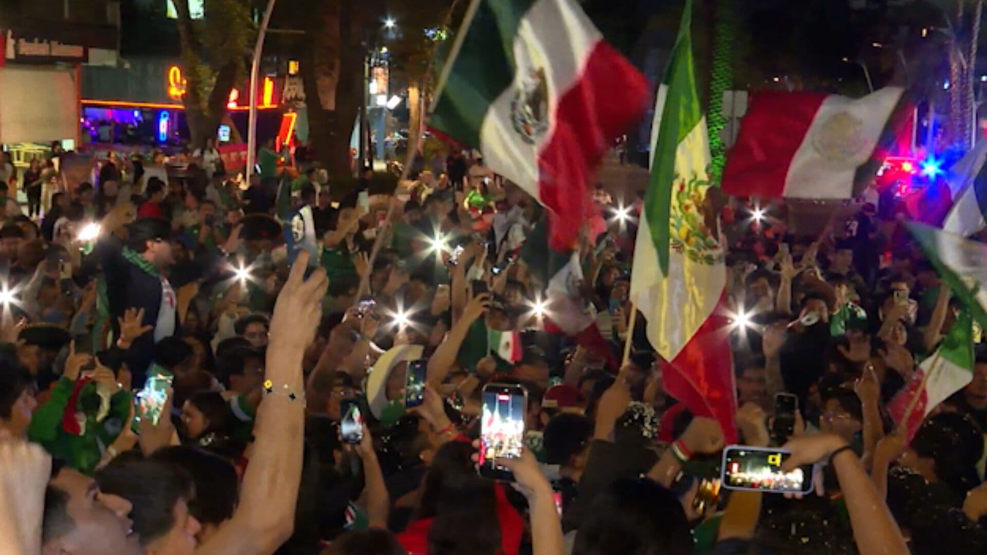 Dos Heridos por Caída en Celebración Victoria México vs Chequia Mundial 2026 en Avenida Juárez