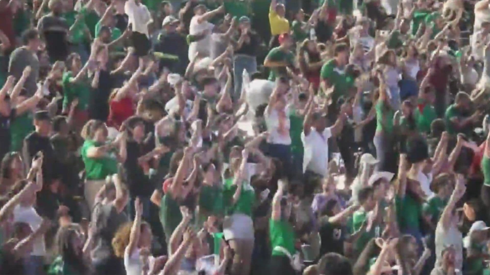 Aficionados Celebran el Triunfo de la Selección Mexicana en Monterrey