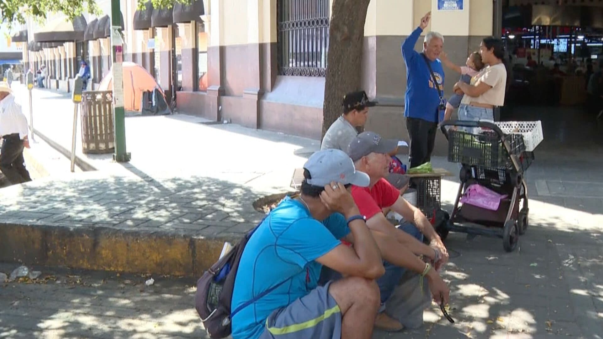 Tomar Agua y Buscar Sombras, Algunas Medidas Ante el Calor Intenso en Hermosillo