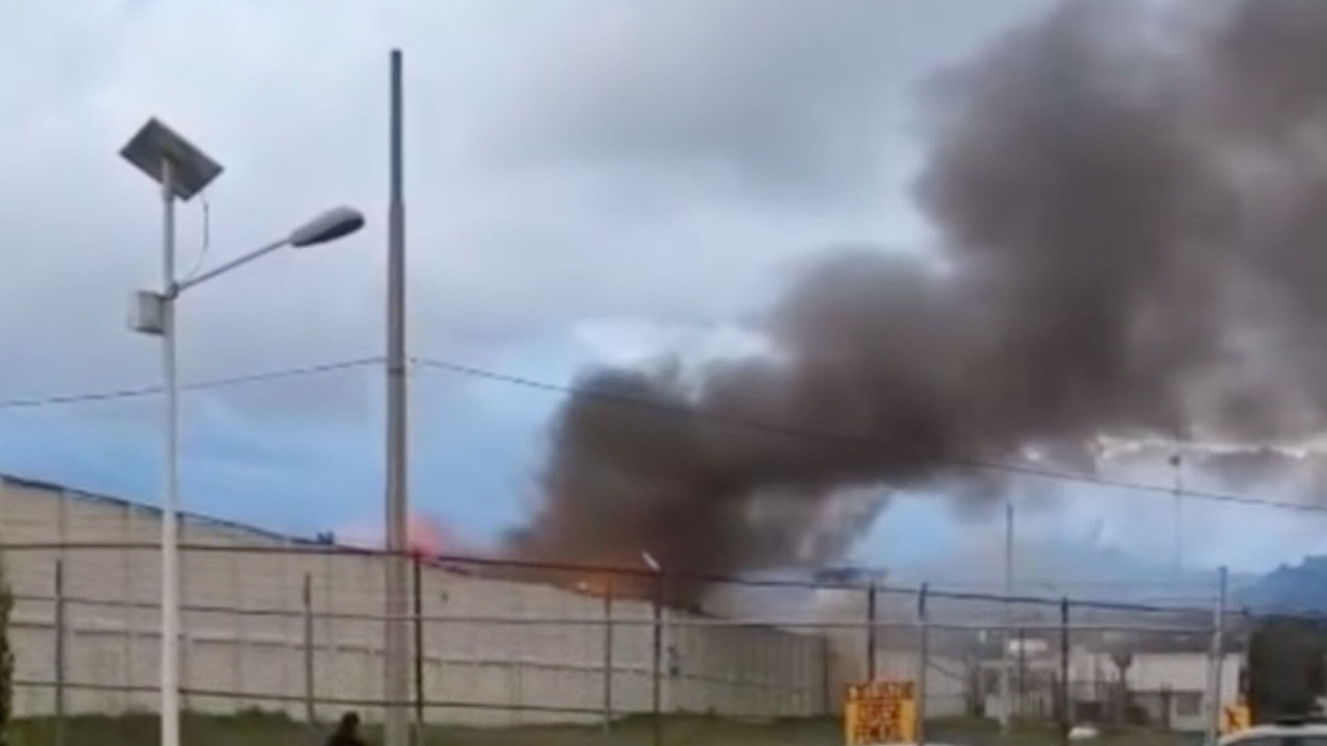 Caída Rayo Provoca Incendio en Penal Cereso Apizaco Tlaxcala