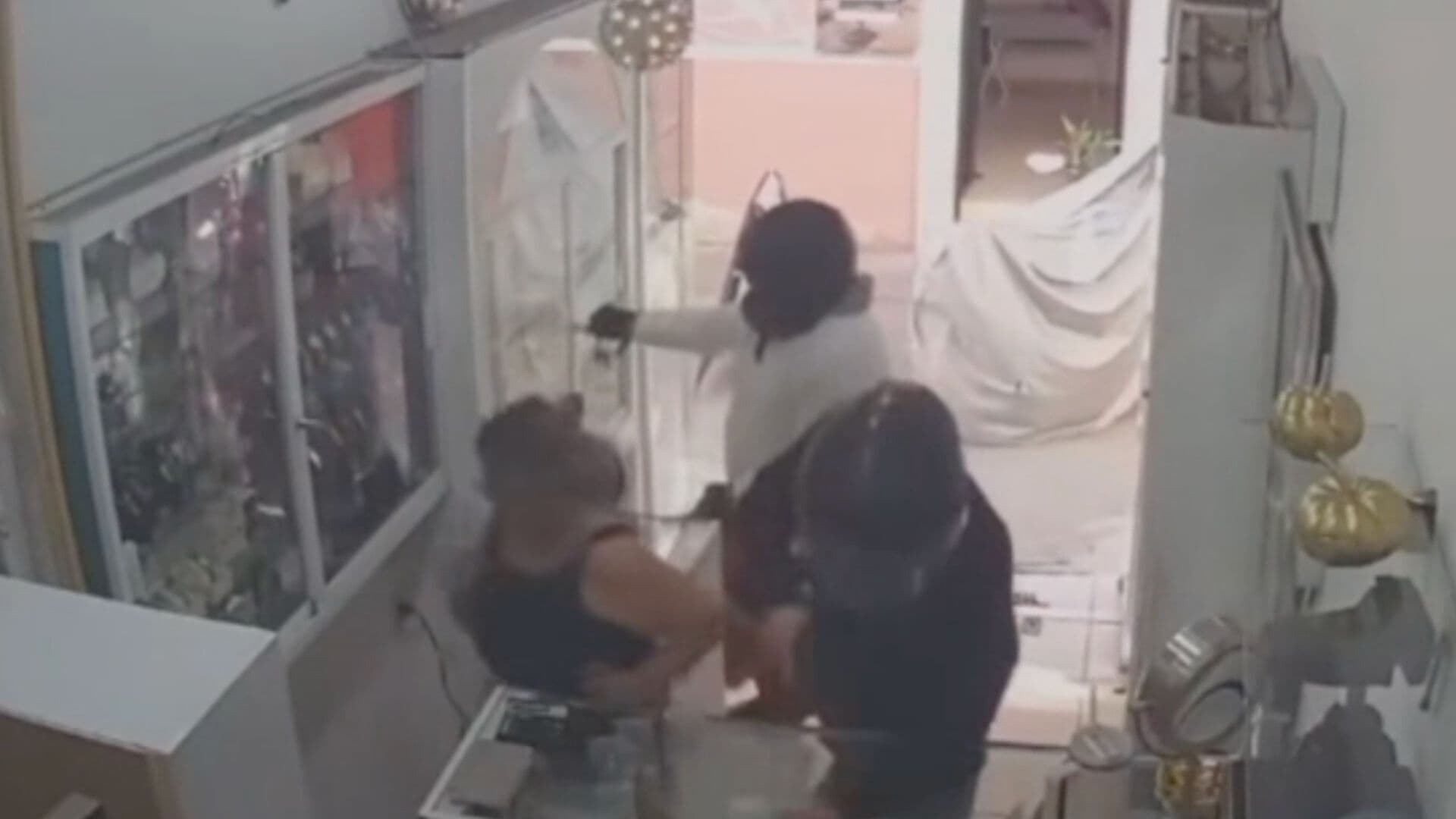 Asaltan Joyería en el Centro de Celaya, es el Décimo Robo en Negocios en Dos Meses