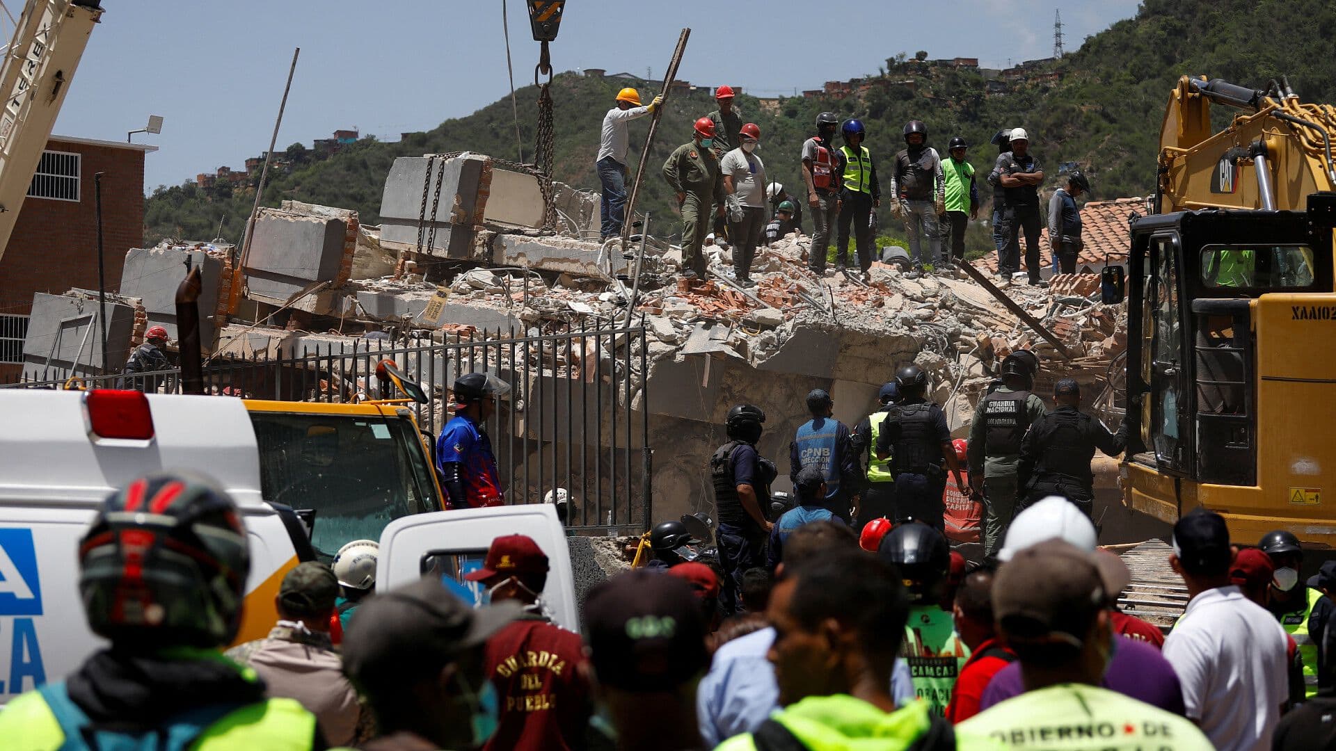 Joven Logra Reunir a Familia tras Terremotos en Venezuela