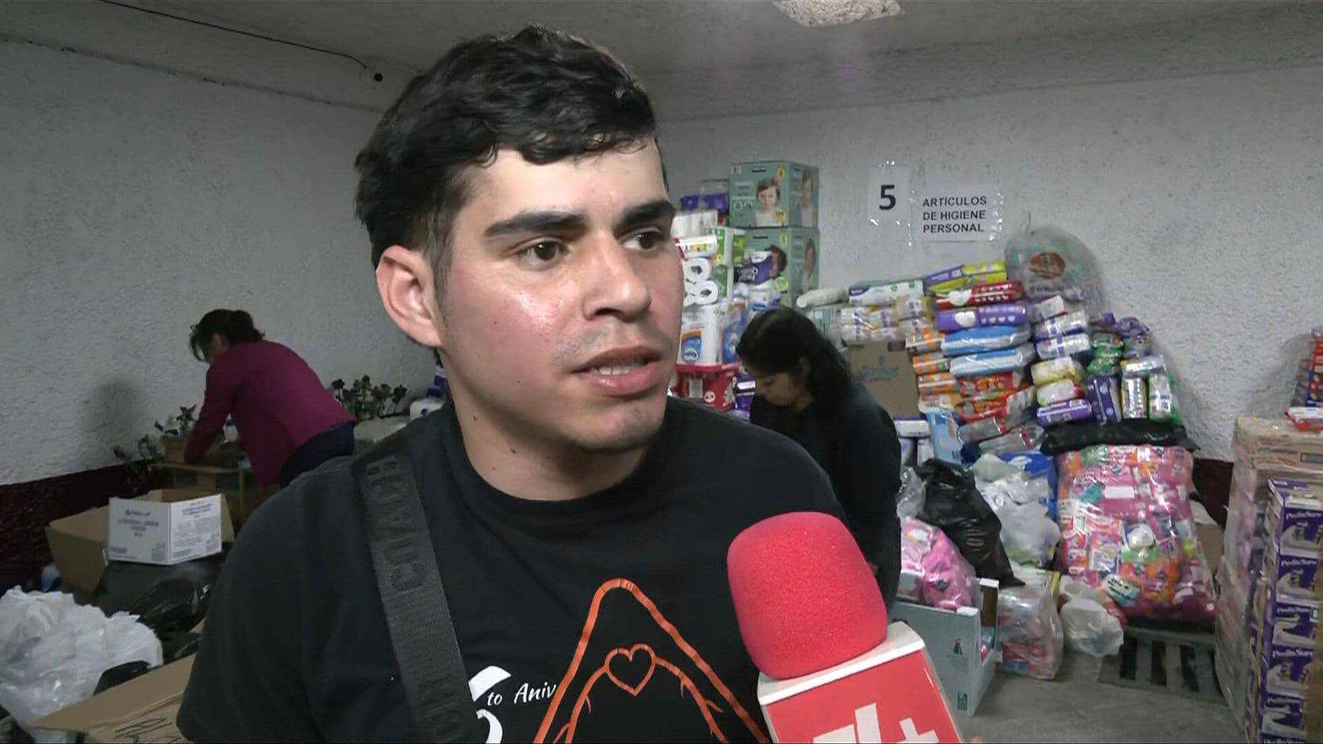 “Hay Mucha Gente Atrapada”: Venezolanos en México Reúnen Víveres para Enviar a Afectados