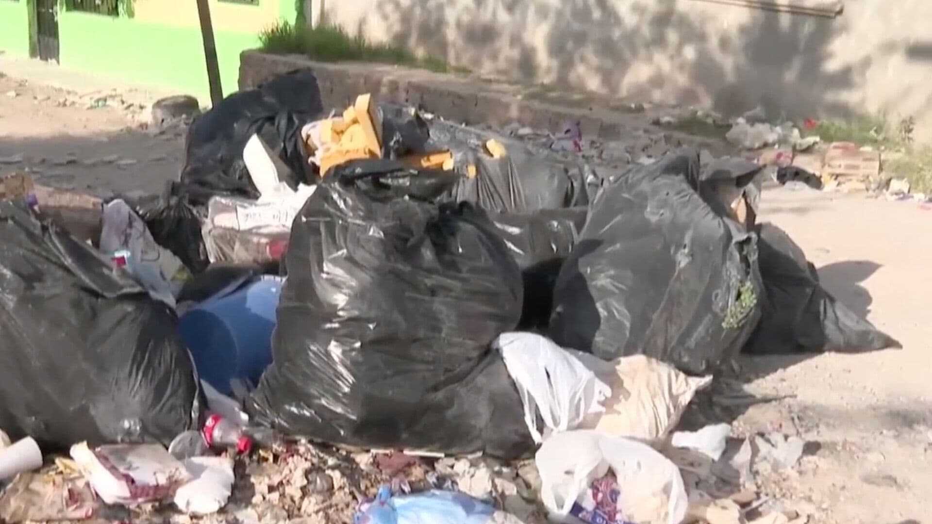 Denuncian Basurero Clandestino en la Colonia Plutarco Elías Calles de Cd. Juárez