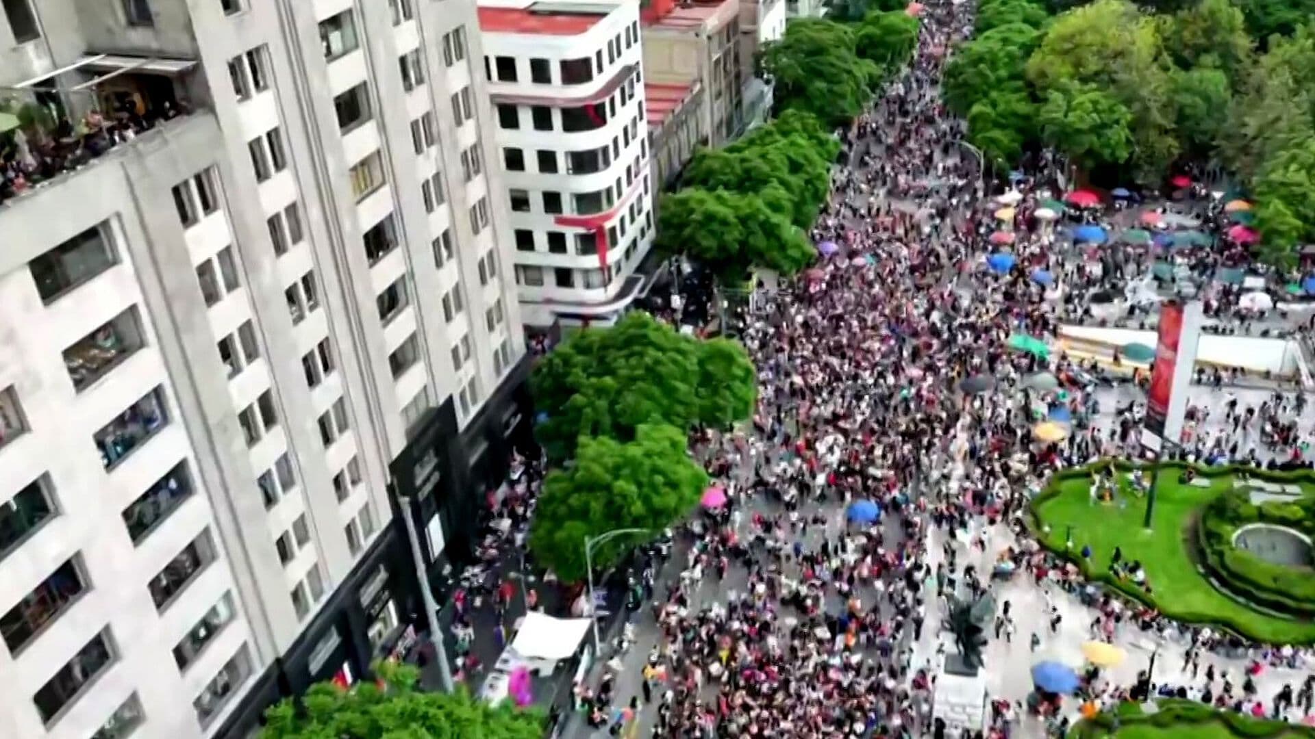 Primera Marcha del Orgullo en CDMX Marcó Inicio de Lucha LGBTQ+ Hace 47 Años