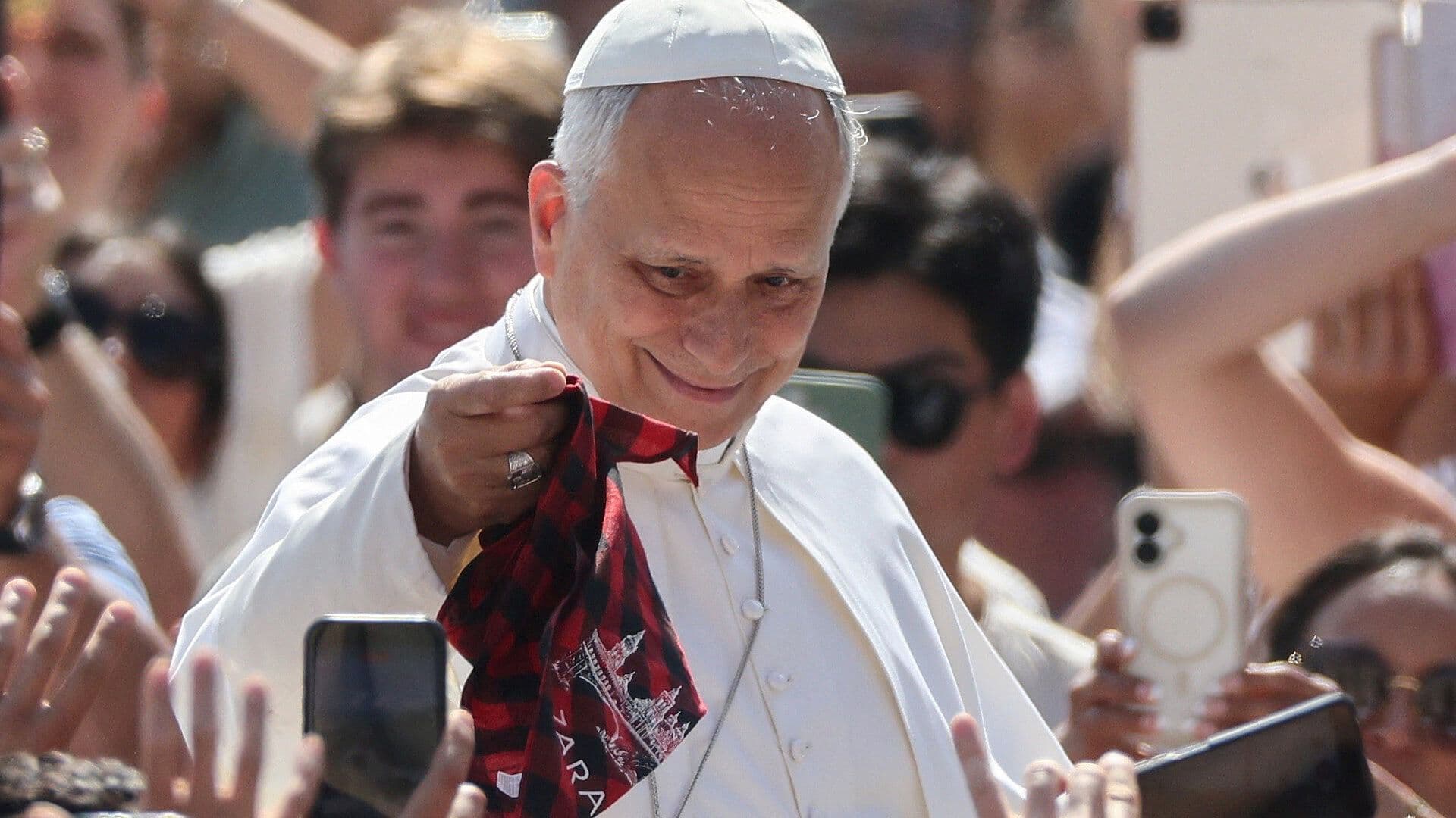 Papa León XIV Expresa Deseo de Visitar México Durante Reunión con Ceprome en el Vaticano