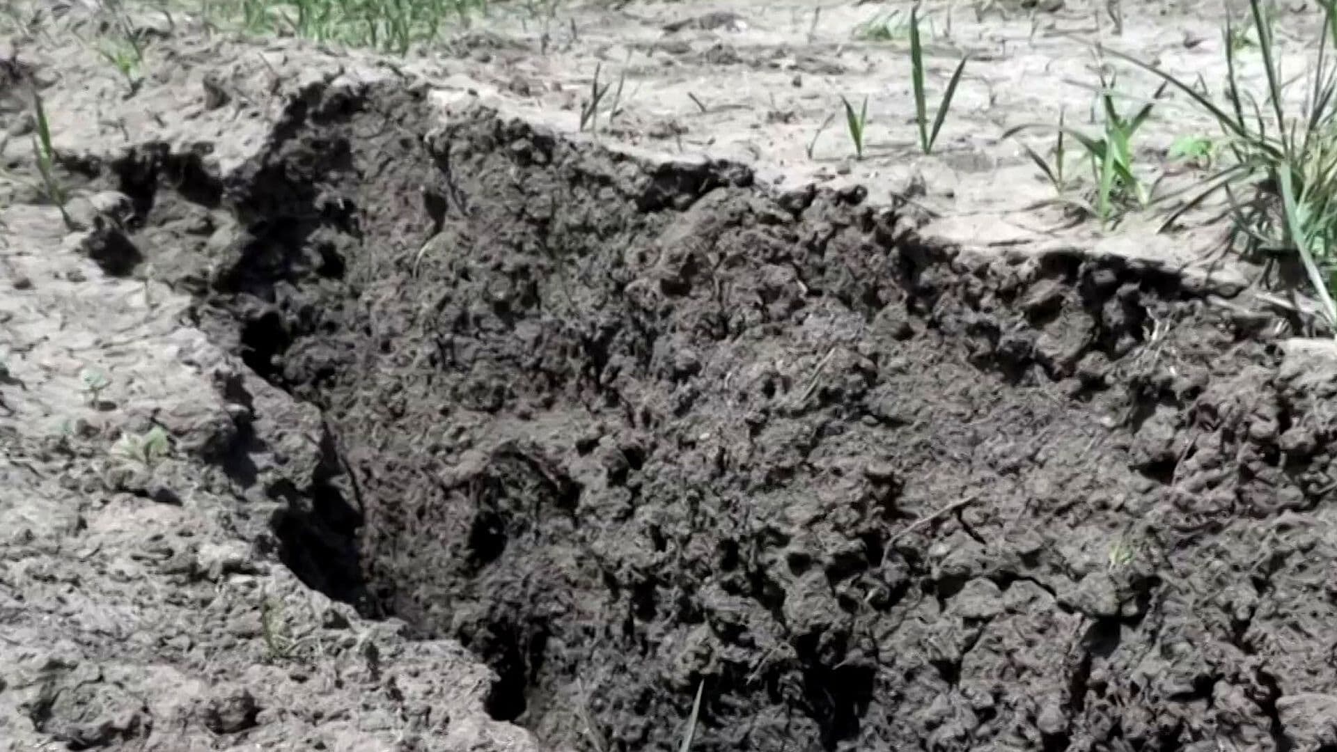 Grieta de 200 Metros Aparece Tras Lluvias en Arteaga, Coahuila