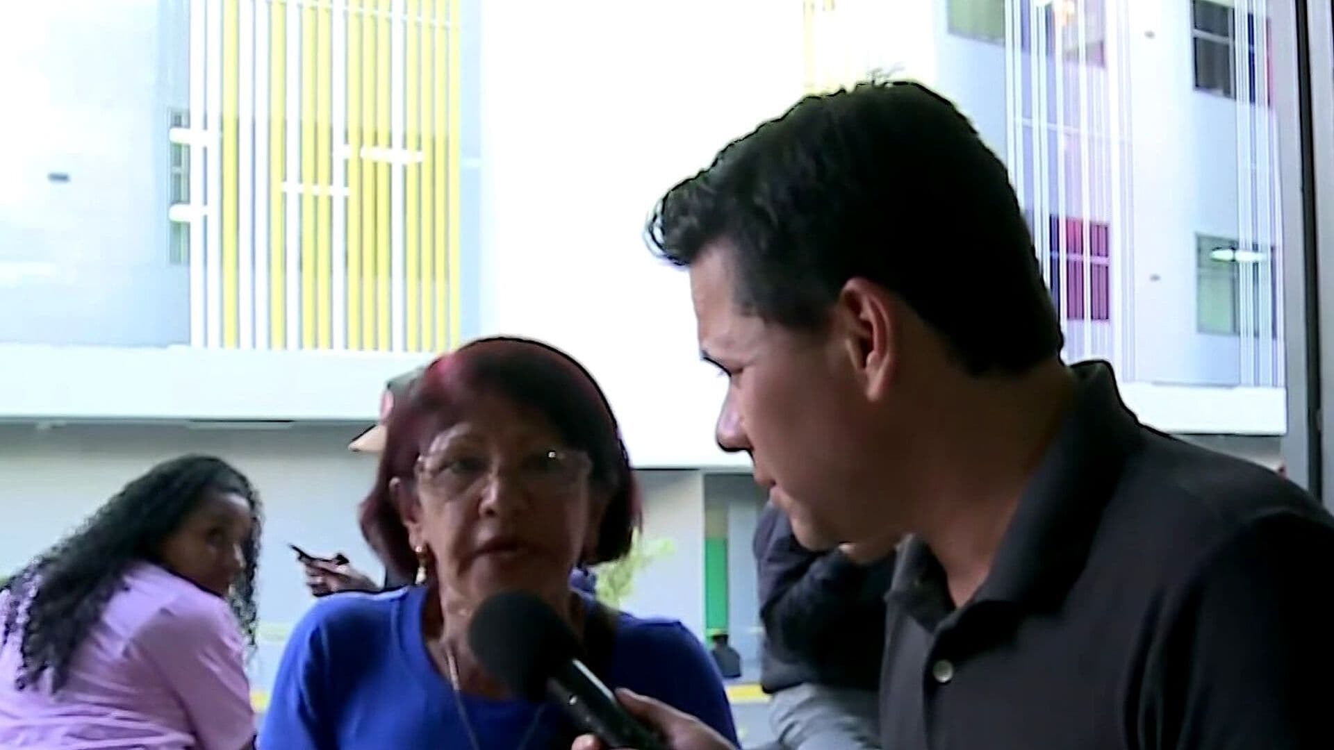 Hospitales Colapsan en Caracas Tras Terremotos y Aumenta la Búsqueda de Víctimas en Venezuela
