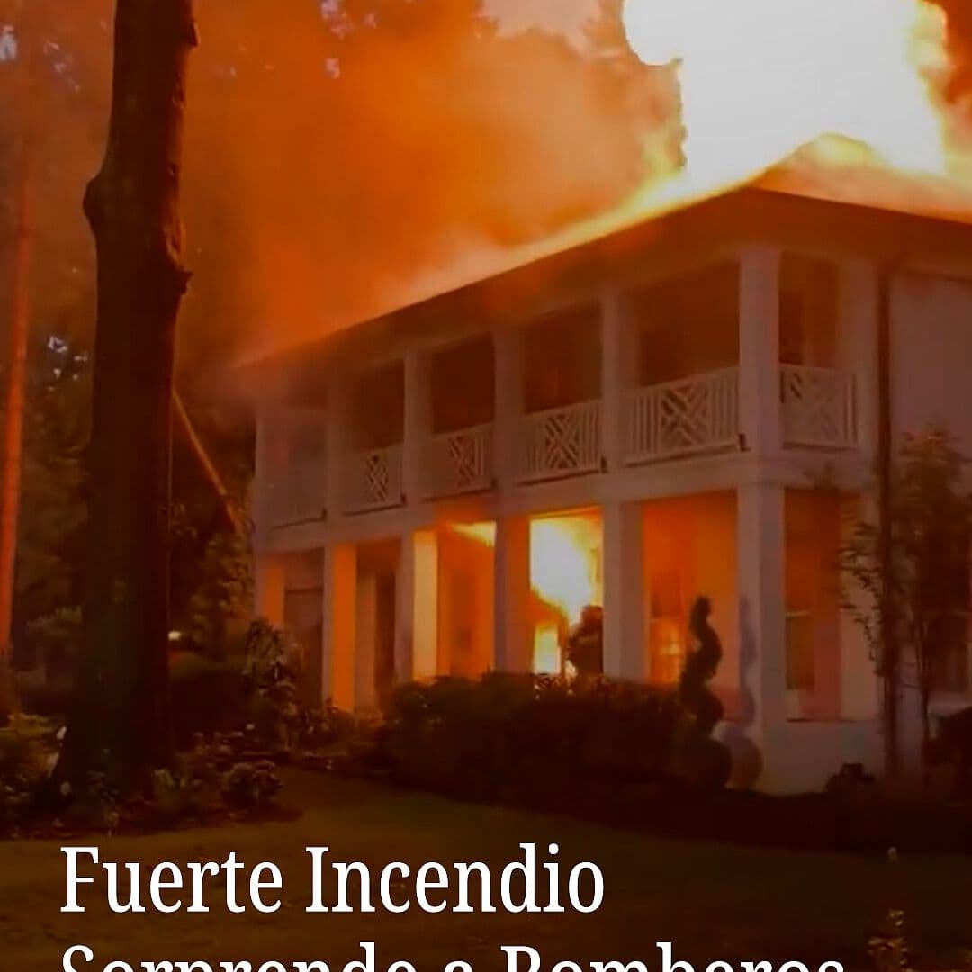 Fuerte Incendio Sorprende a Bomberos