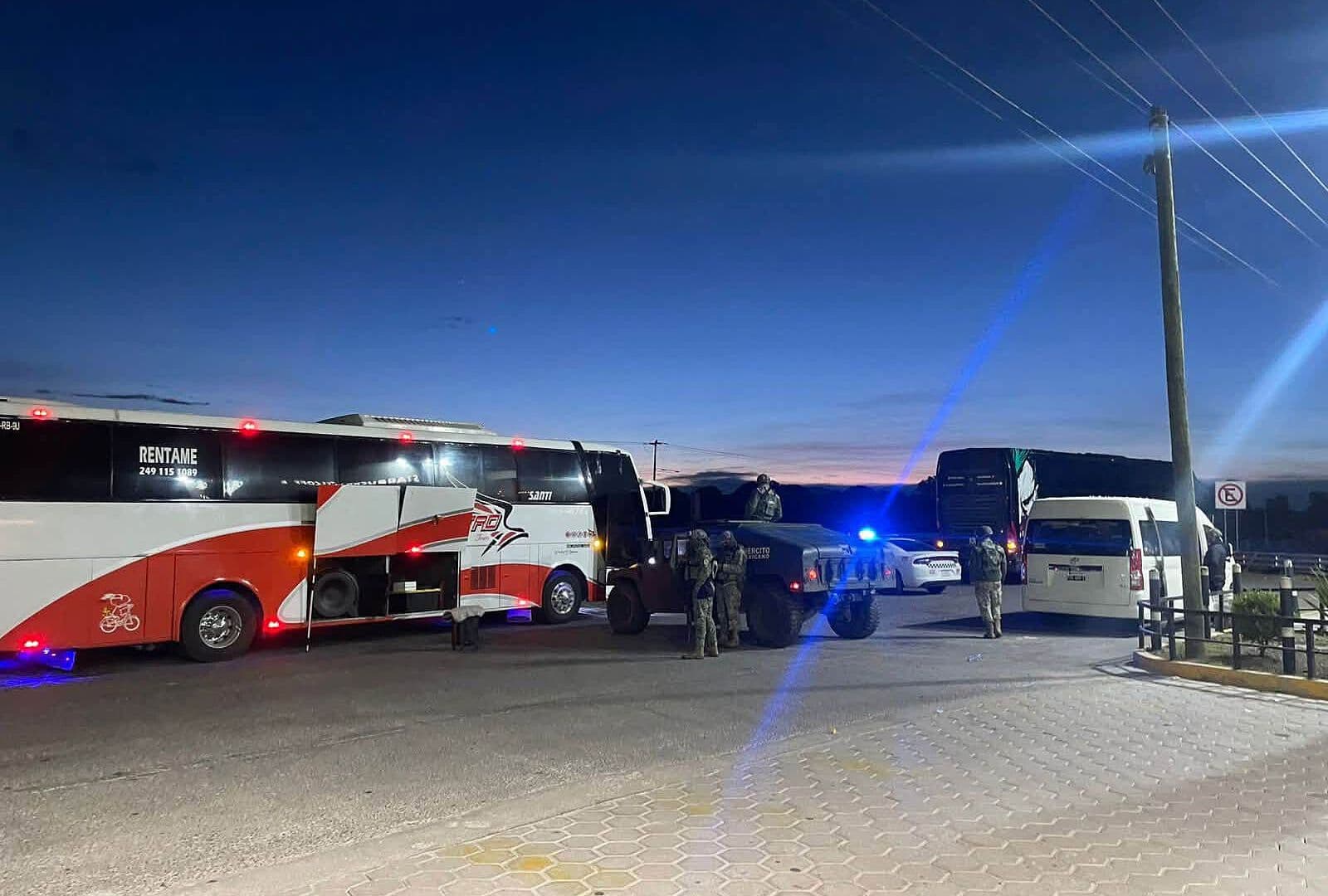 Asalto Ataque Balazos Autobús Equipo Musical Memo Garza Autopista México Puebla
