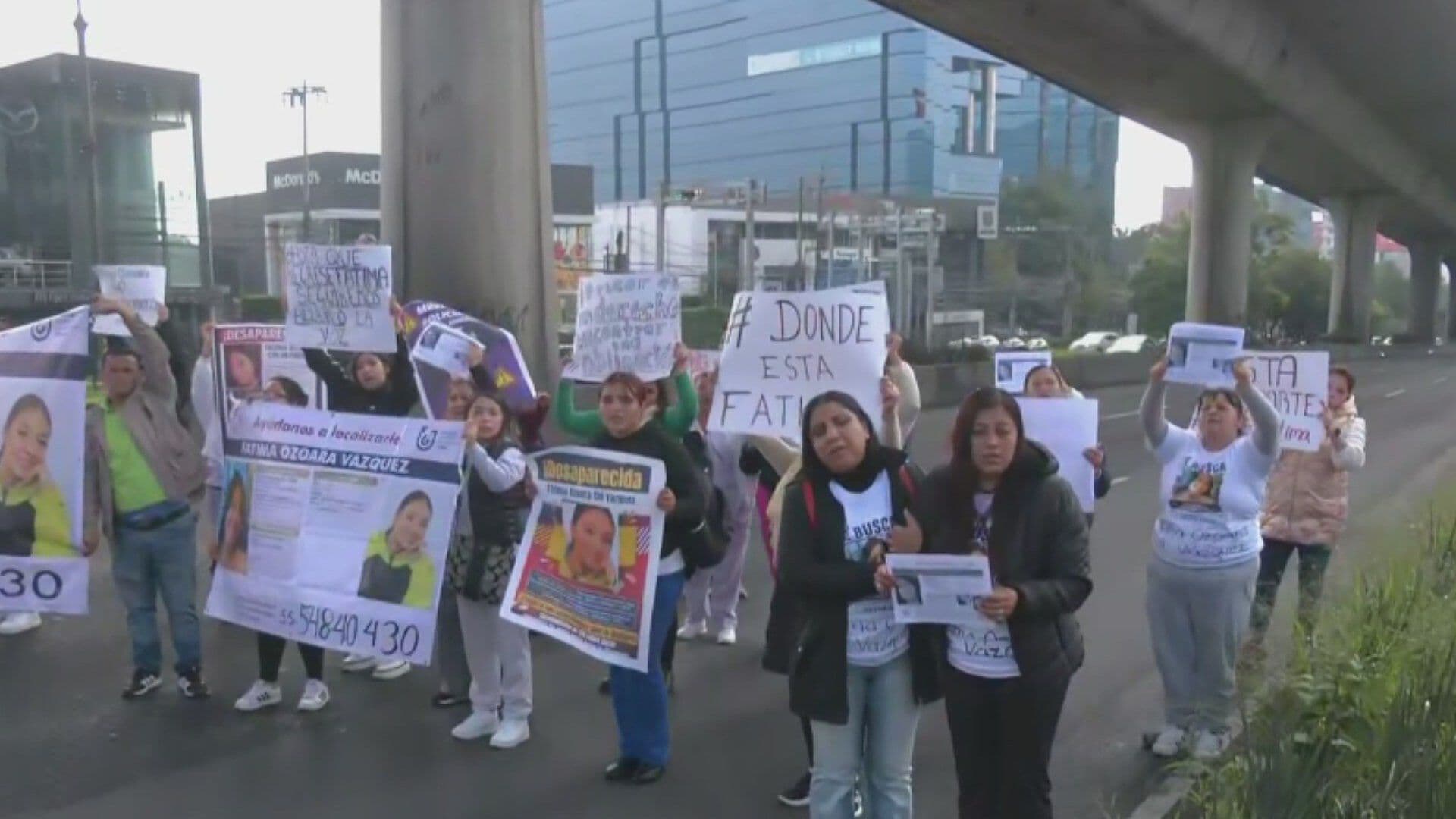 Familiares de Joven Desaparecida Bloquean Periférico en Dirección Sur