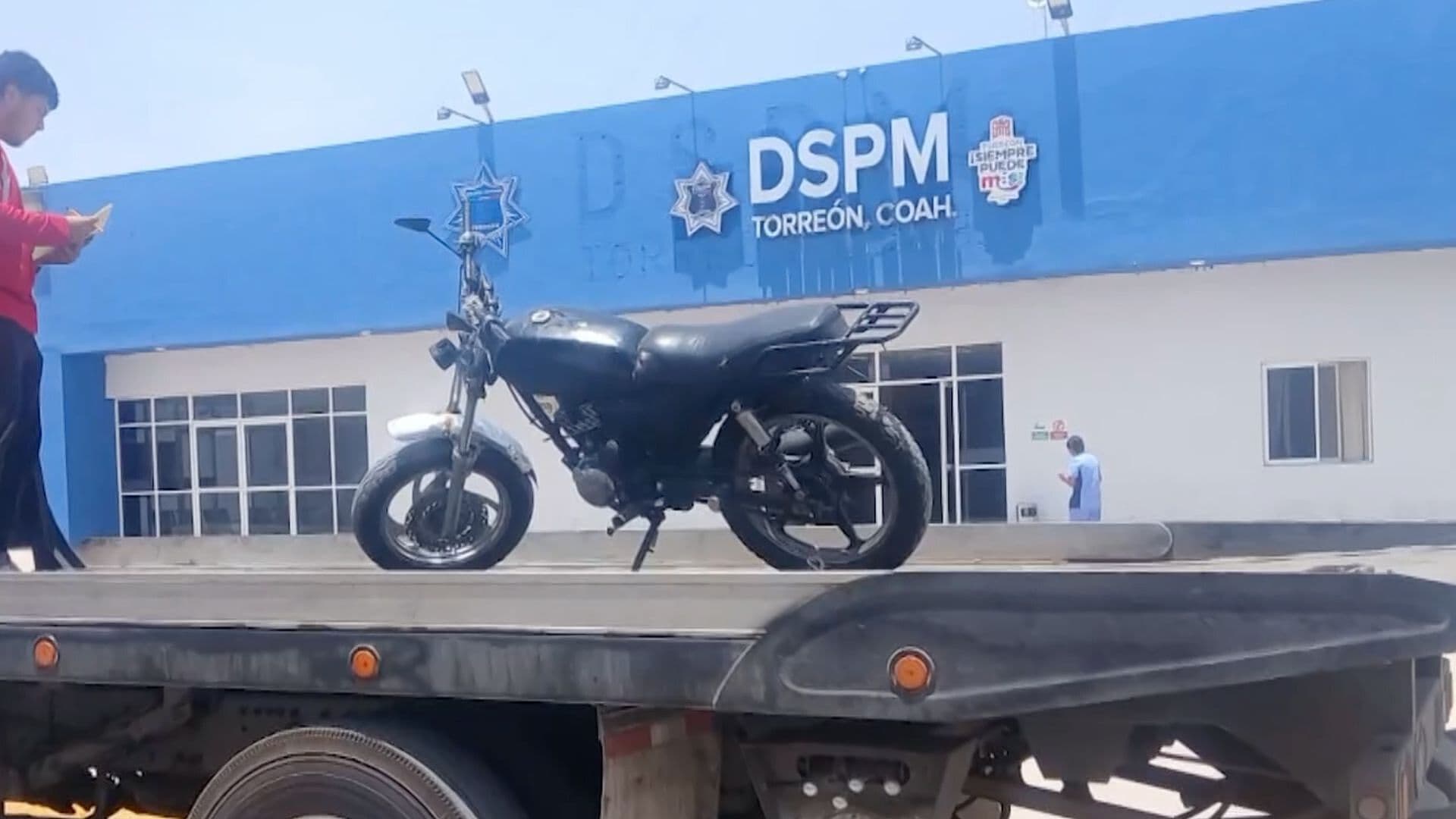 Detienen a Hombre por Conducir Motocicleta con Reporte de Robo en Torreón