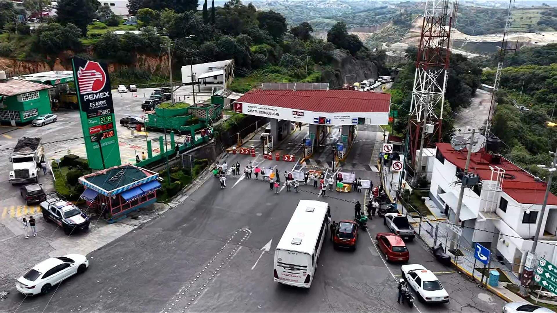 Familiares de Mujer Desaparecida Bloquean Autopista Chamapa-La Venta, Edomex