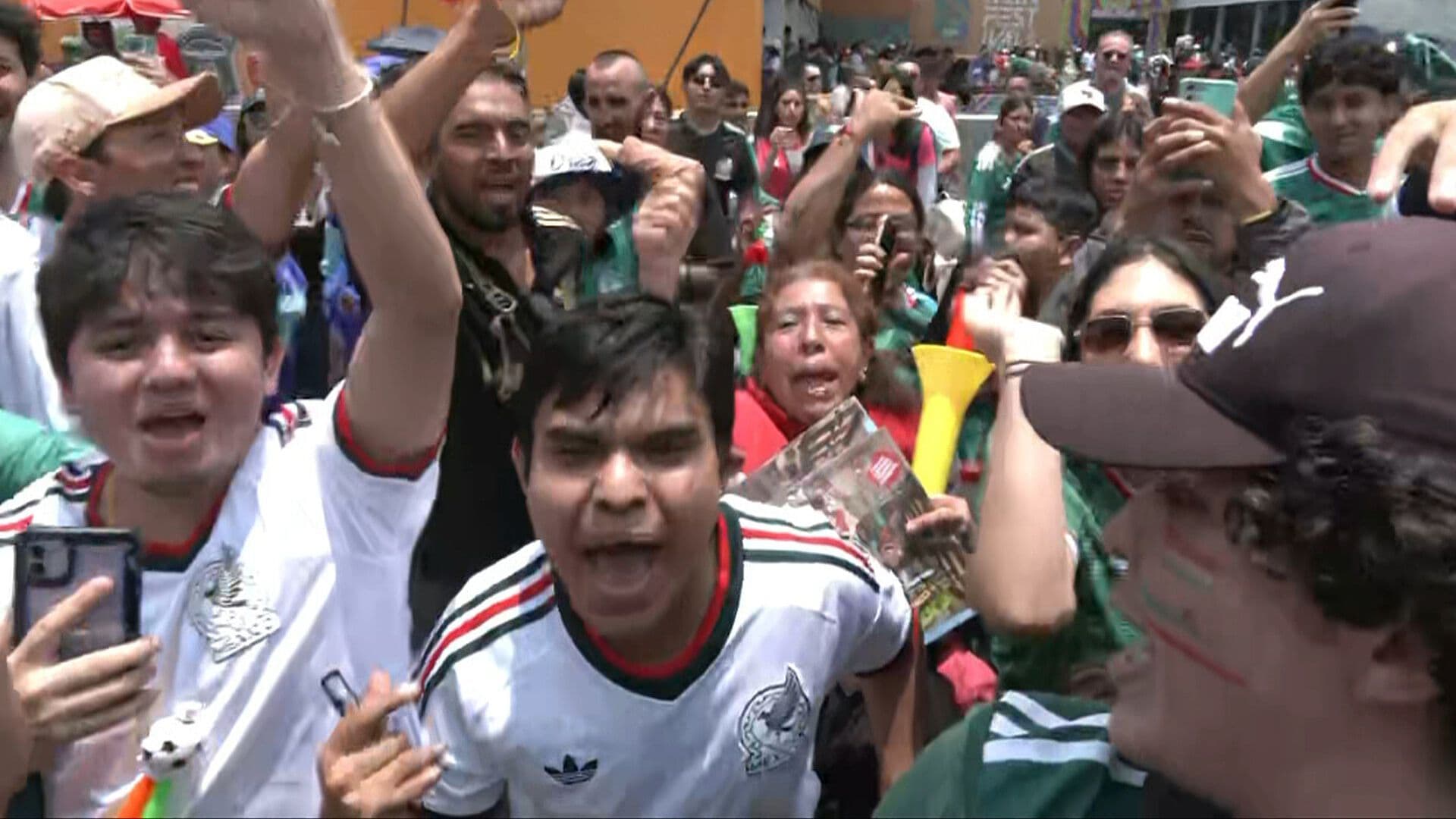 México vs Ecuador; El Zócalo se Pinta de Verde Previo al Partido de Hoy del Mundial 2026