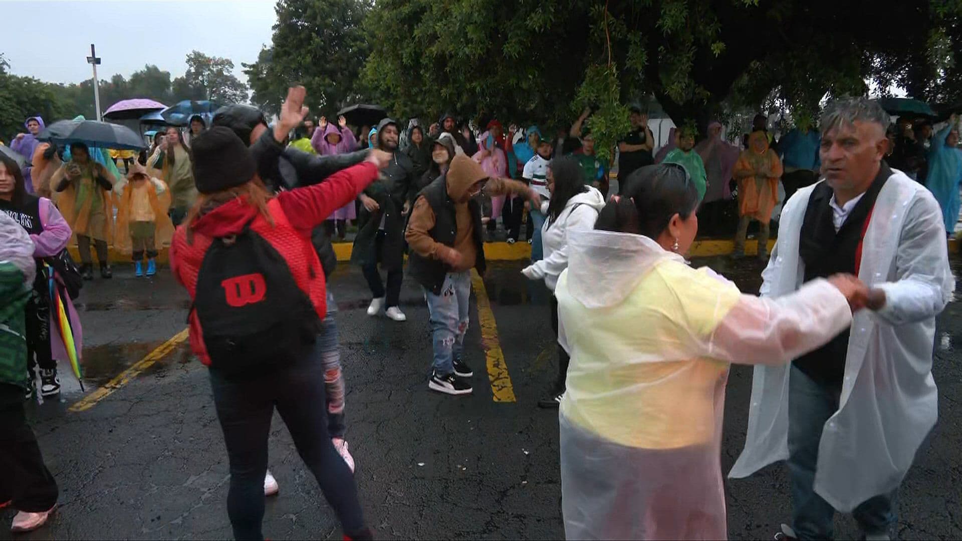 Habilitan Palacio de los Deportes como Nuevo Escenario Futbolero en CDMX; Los Askis Amenizarán