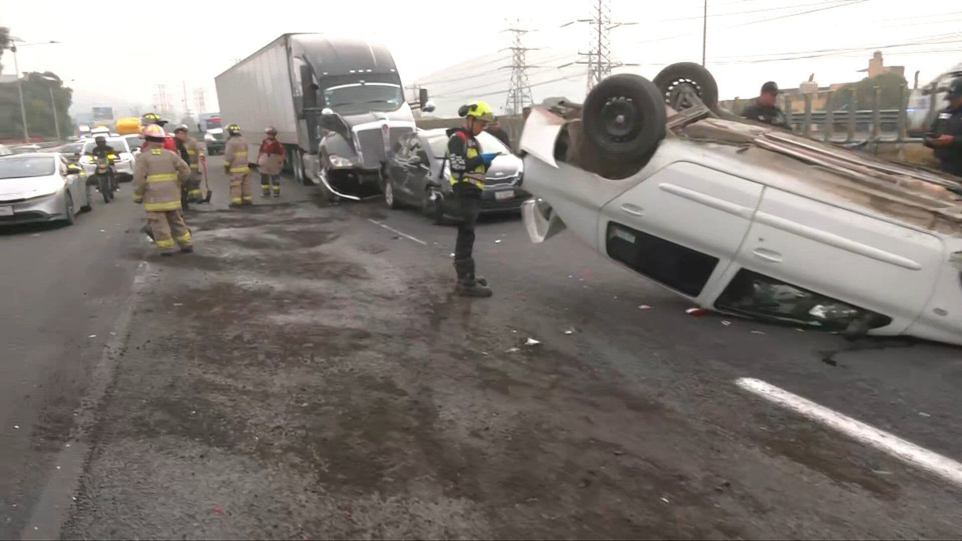 ¿Qué Pasó en la México-Pachuca Hoy? Carambola Deja Varios Lesionados en Ecatepec