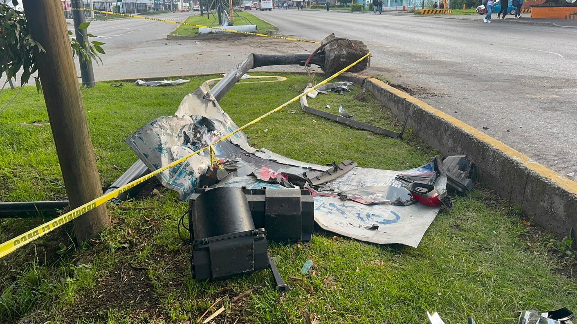 Accidente Carretera Federal Puebla Tehuacán Calle Trabajo Deja Un Muerto Semáforo Derribado