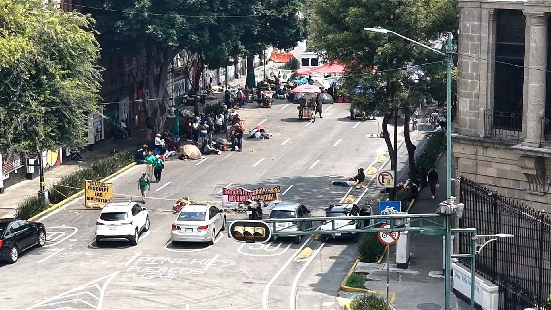 Trabajadores Agrícolas Protestan Frente a Secretaría de Gobernación; Esto Sabemos