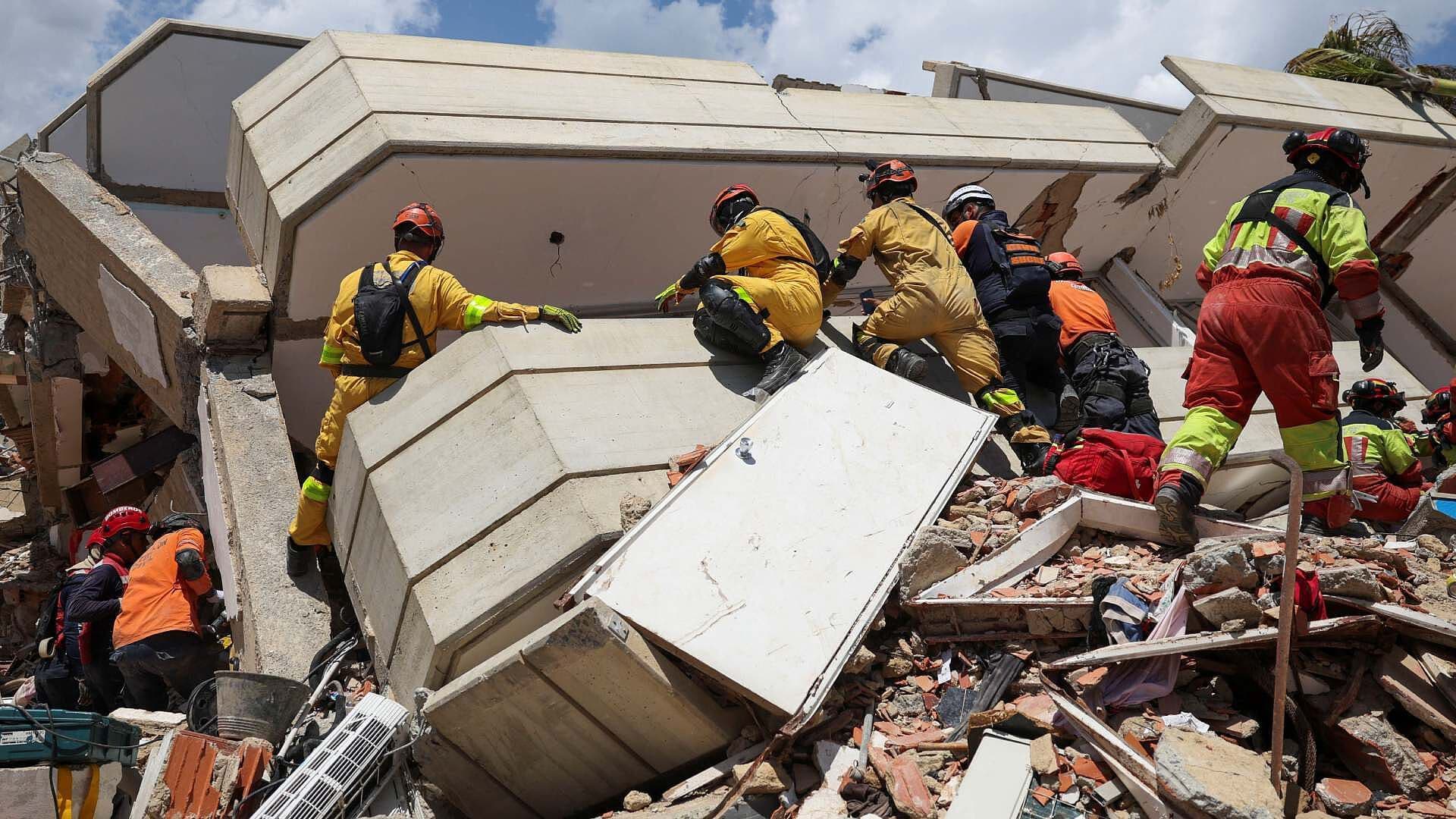 Especialistas de la Cruz Roja Mexicana Continúan Labores de Rescate en La Guaira, Venezuela