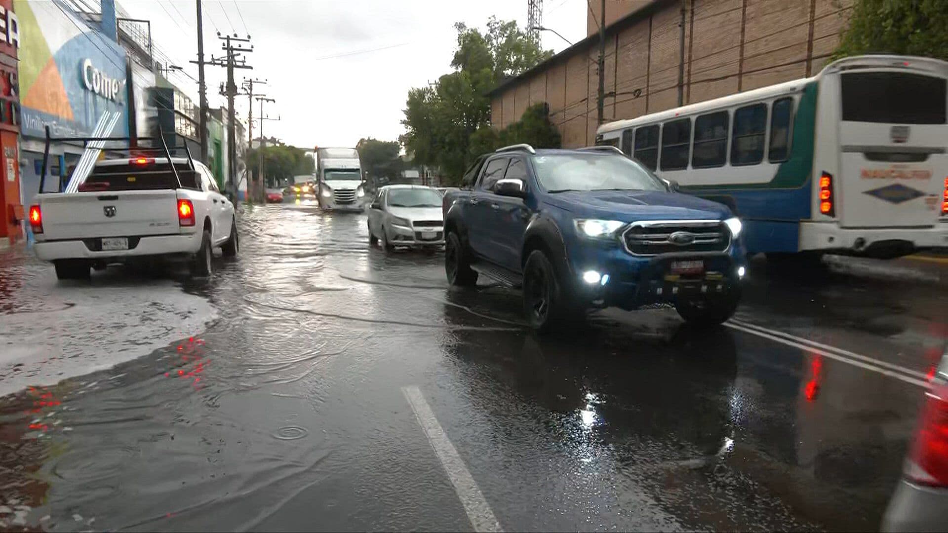 Lluvia y Granizada Provoca Severas Afectaciones en Tlalnepantla, Edomex