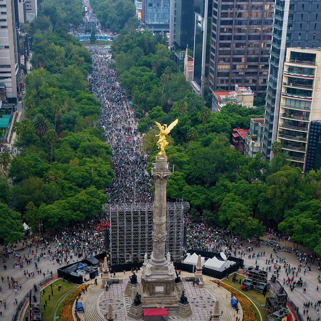 Así los Aficionados Abarrotaron el Ángel