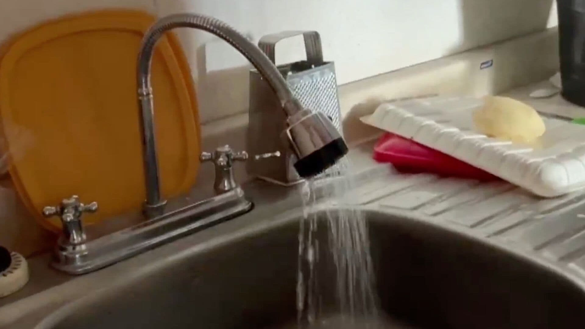 Afecta Tandeo de Agua a la Mitad de las Colonias en Chihuahua Capital