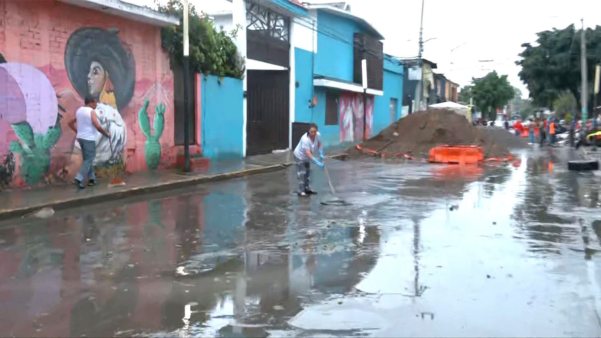 Casas Quedan Inundadas en Santa María Aztahuacán, en Iztapalapa