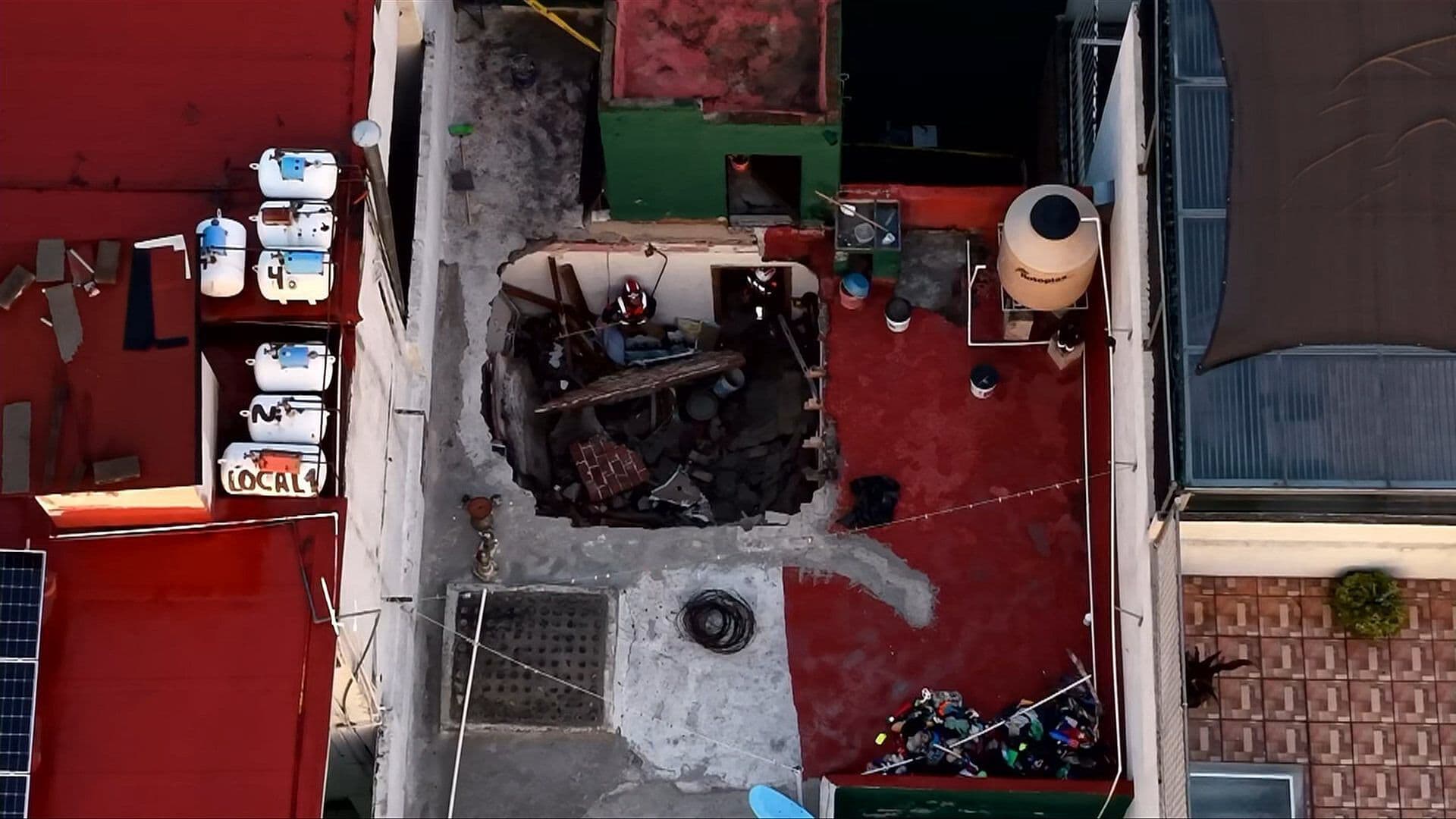Se Desploma Techo de Casa en la Colonia Álamos; un Menor Fue Atendido por Paramédicos