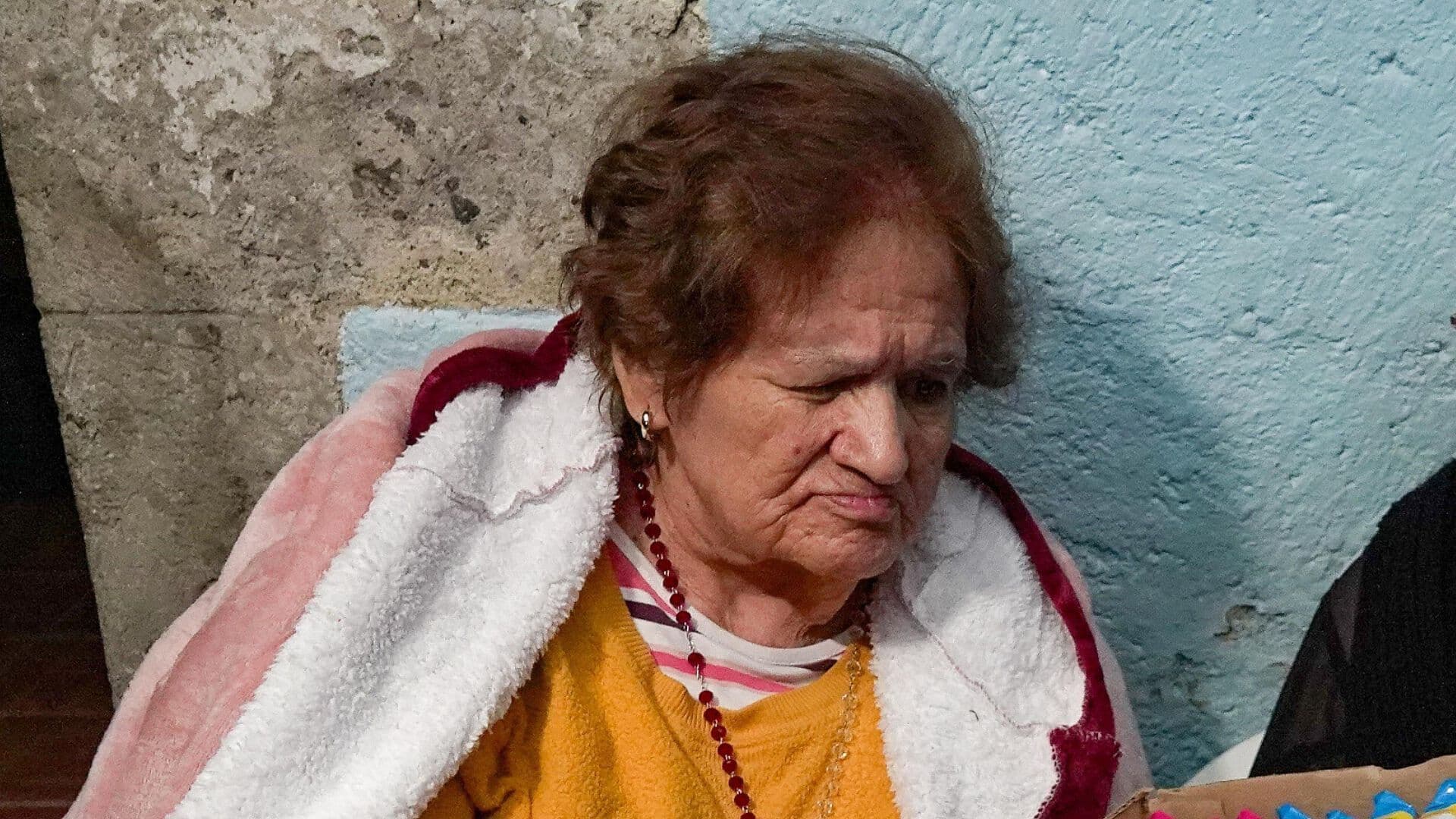 Cuidado con los Fraudes contra Adultos Mayores: Estafadores Se Hacen Pasar por Servidores Públicos