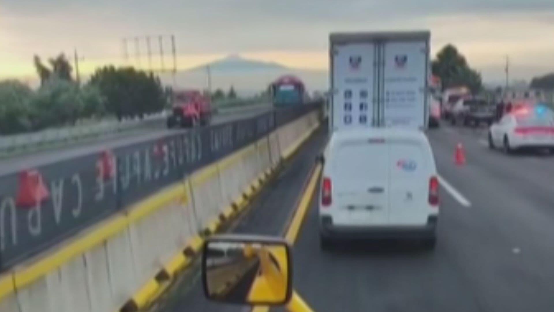 ¿Qué Pasó en la México-Puebla Hoy? Choque Afecta Vialidad en Apapaxco