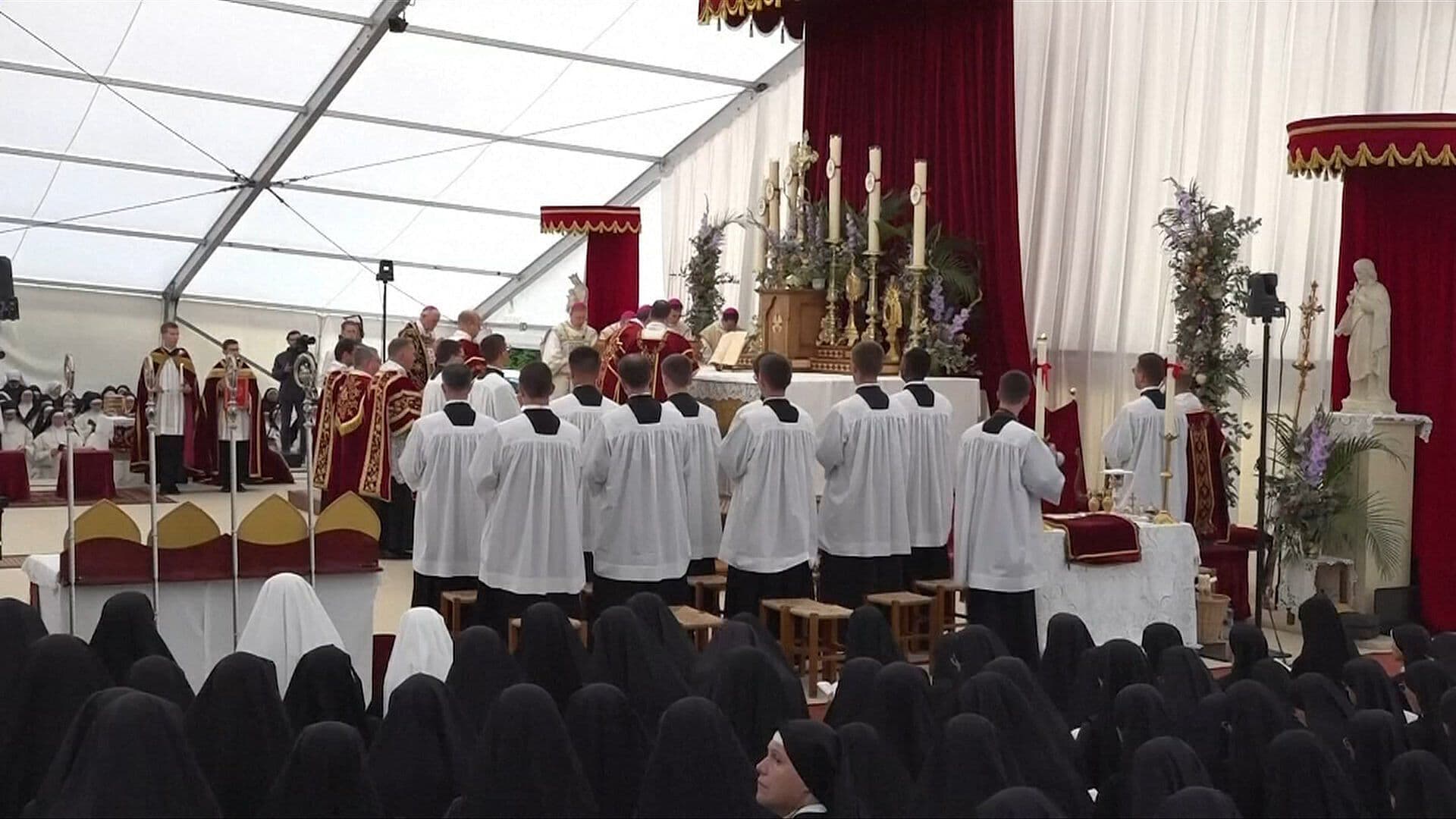 León XIV Excomulga a Sacerdotes Ultraconservadores por Cisma con El Vaticano